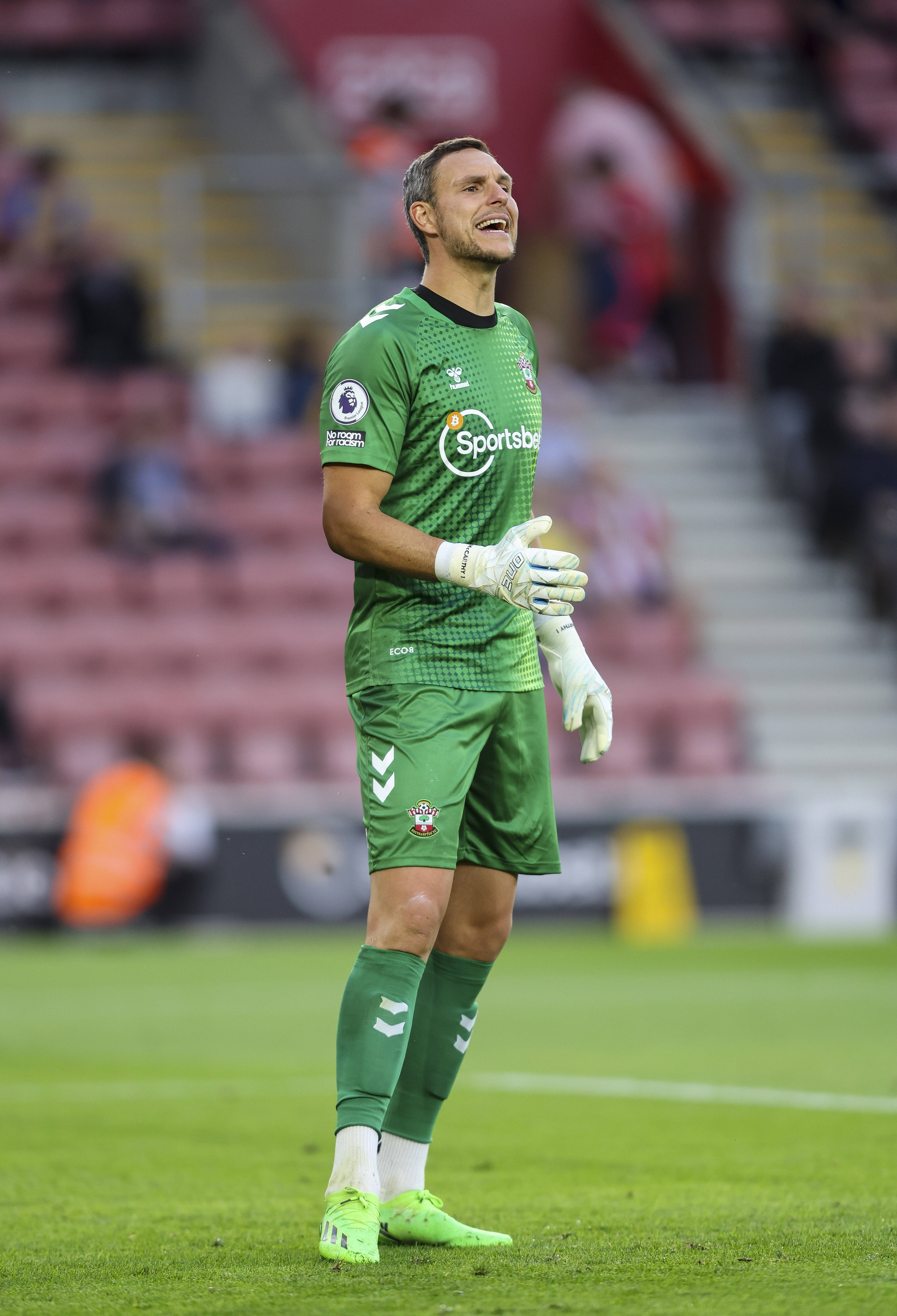 Alex McCarthy Tại Sân Vận Động Bóng Đá Hình nền