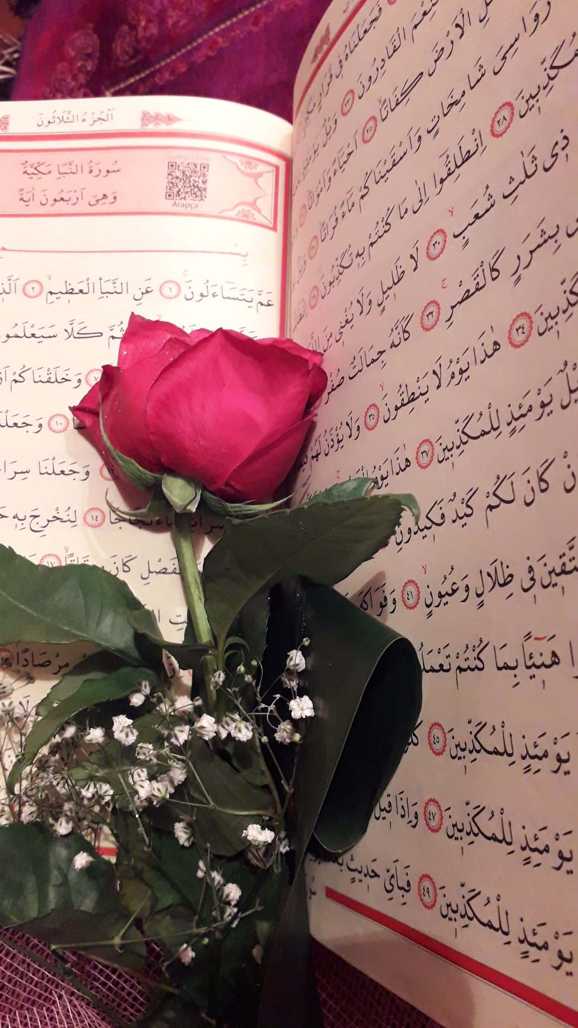 Ảnh Kinh Qur'an Thiêng Liêng Hình nền