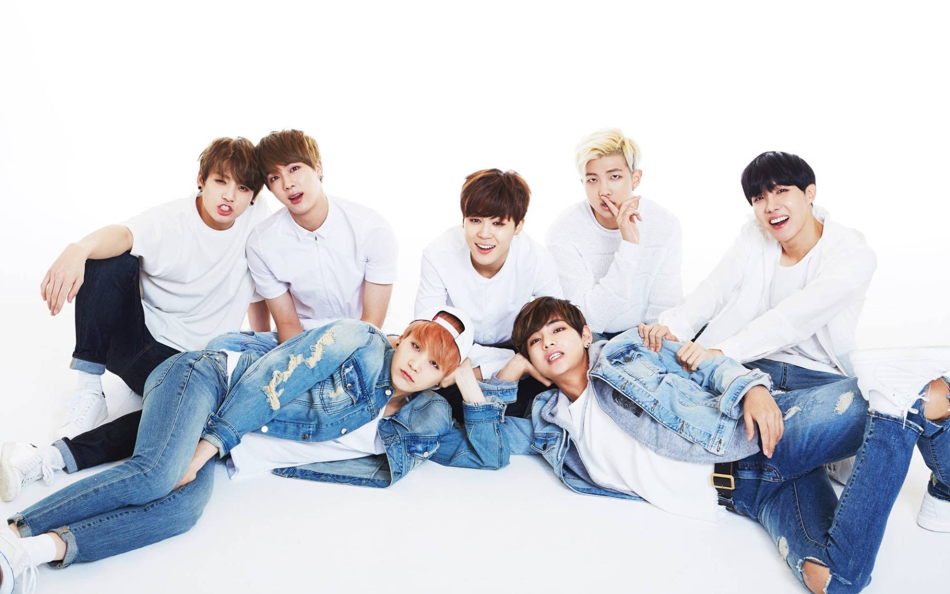 Ảnh nhóm BTS mặc quần jeans Hình nền