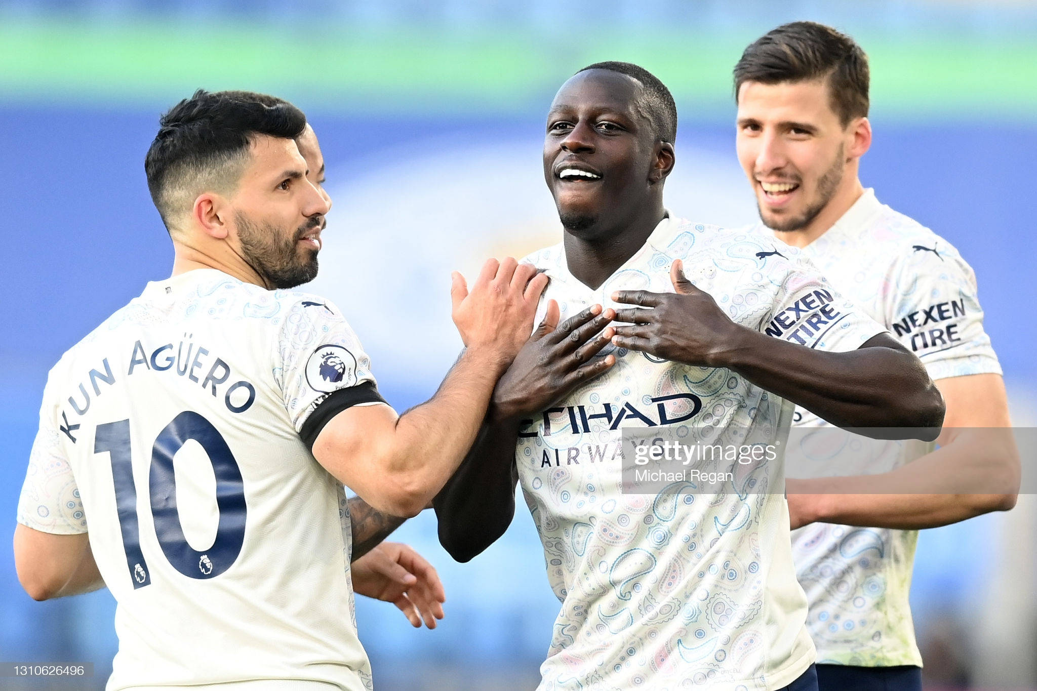 Benjamin Mendy Áo Trắng Etihad Hình nền
