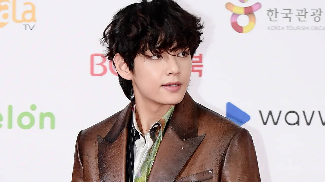 Áo khoác da nâu BTS V Hình nền