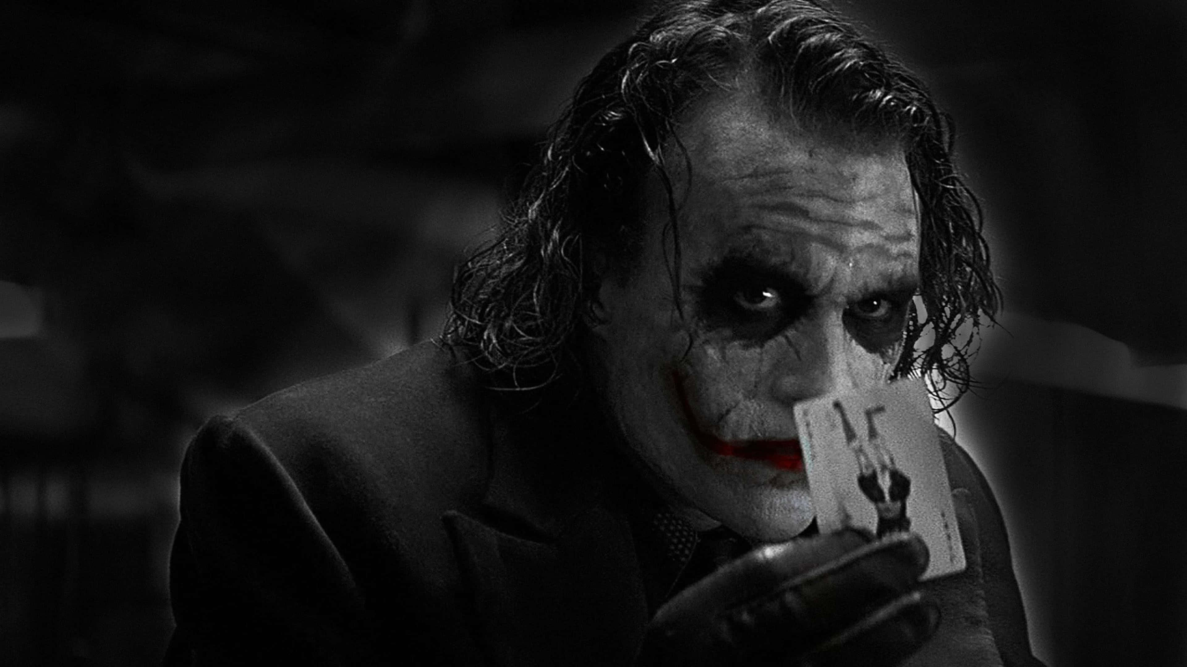 Áp phích Joker Hiệp sĩ bóng đêm đen trắng 4K siêu nét Hình nền