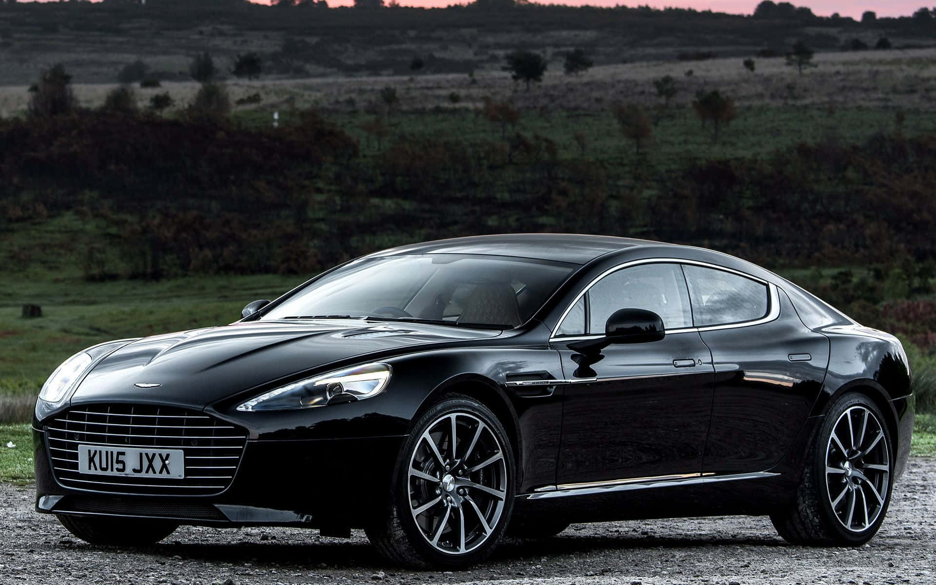 Aston Martin Rapide S Ấn Tượng Trong Hành Động Hình nền