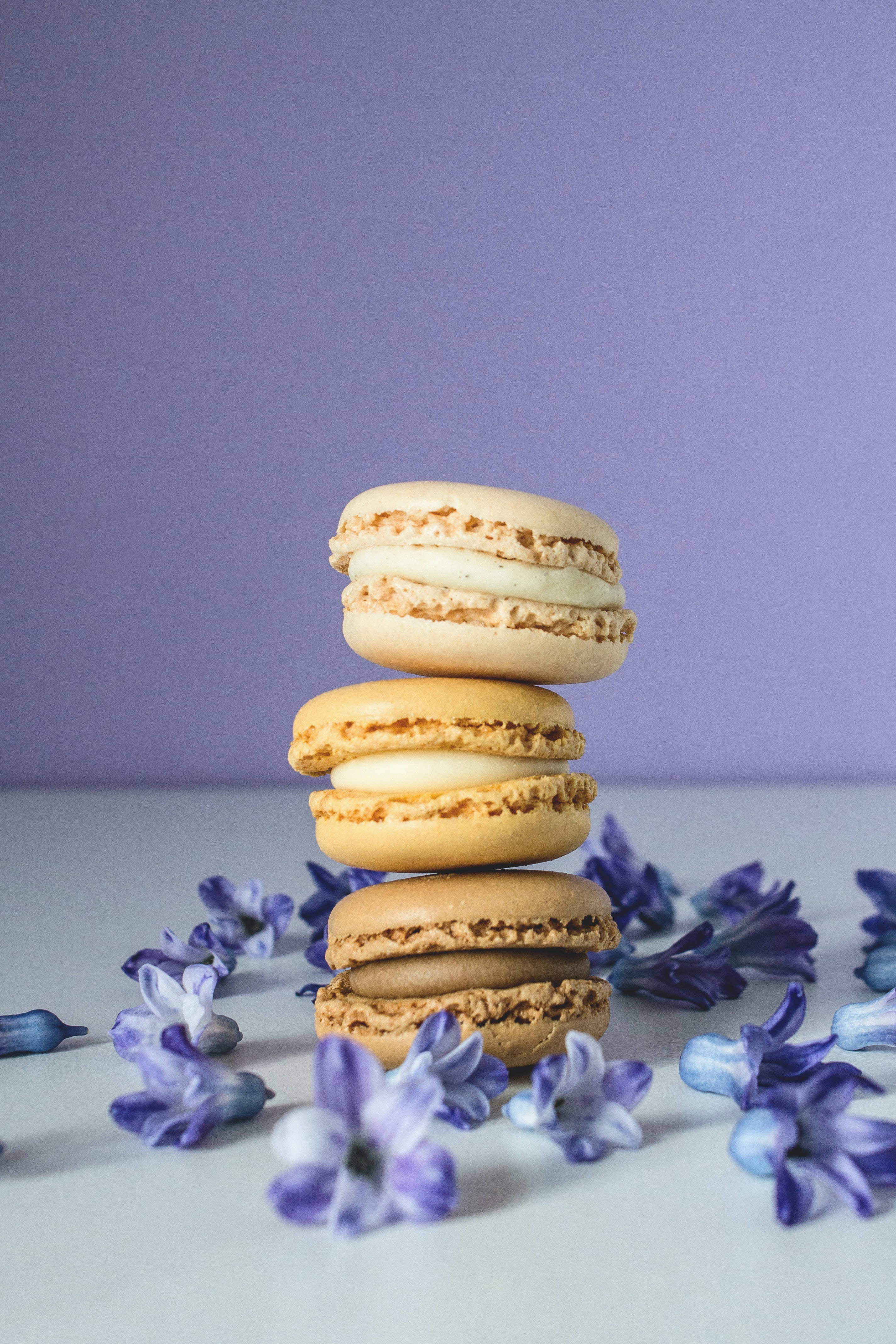 Bánh Macaron Màu Pastel Be Cho iPhone Hình nền