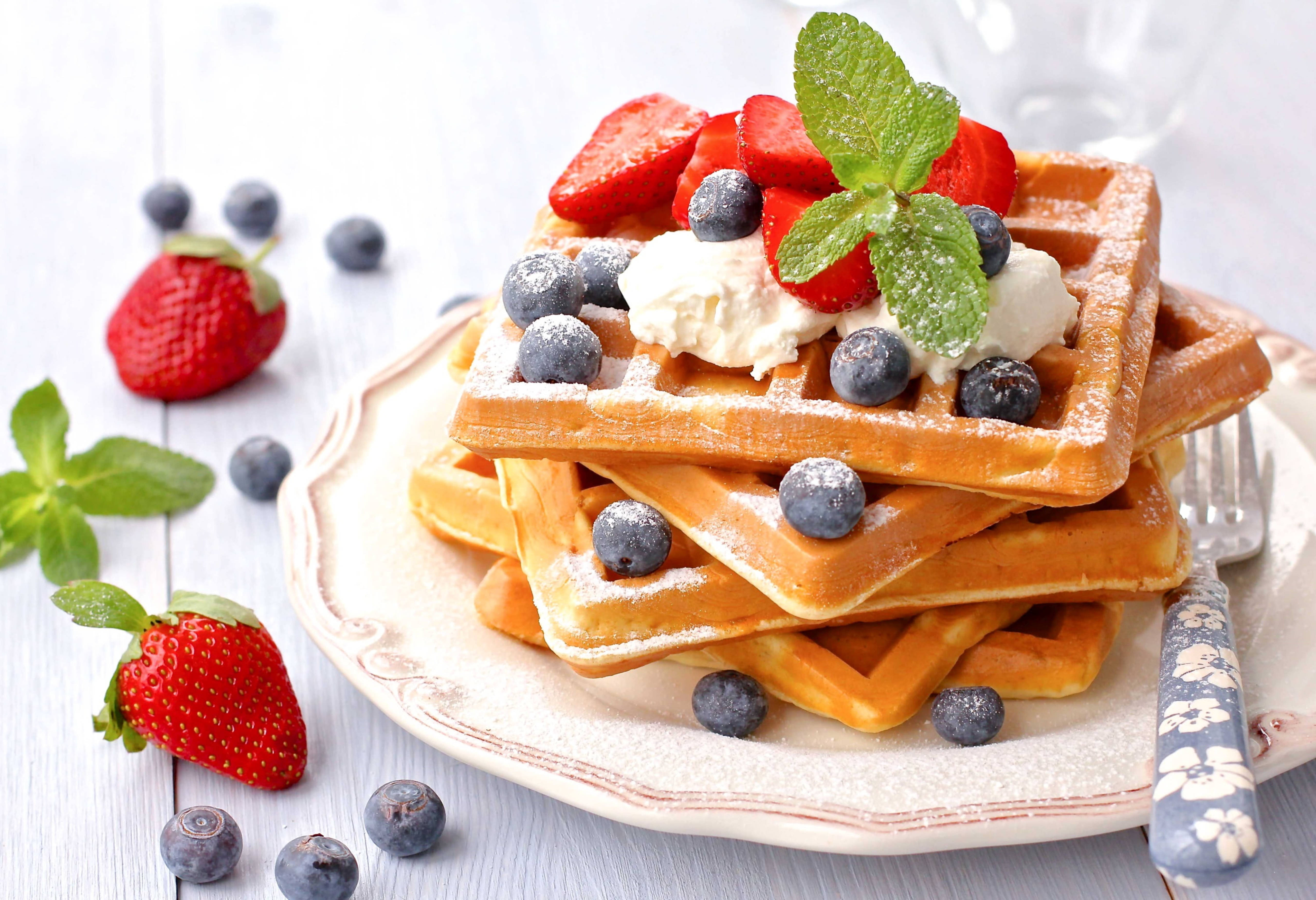 Bánh Waffles Dâu Tây Việt Quất Kem Hình nền