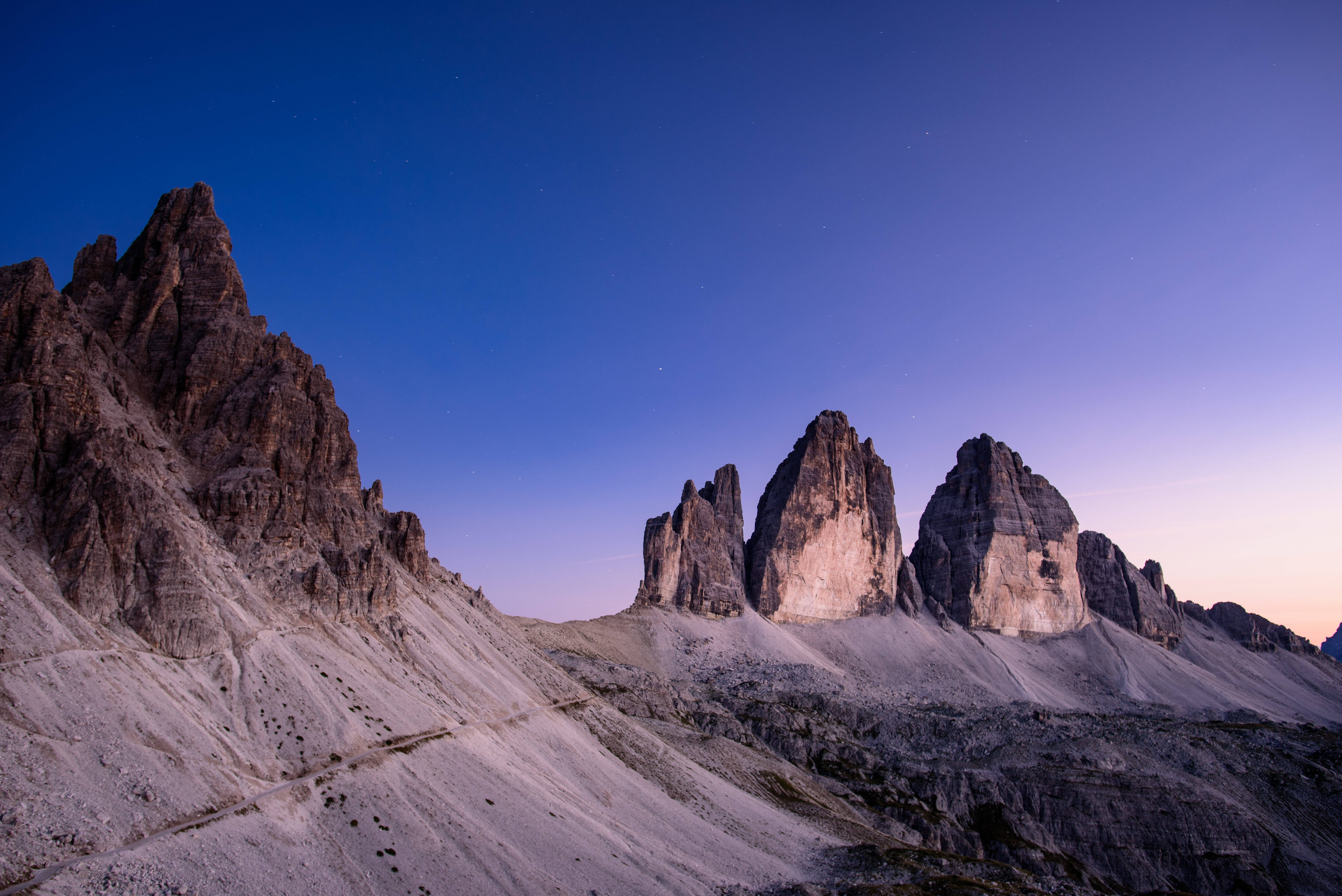 Bầu trời trong xanh Dolomites Hình nền