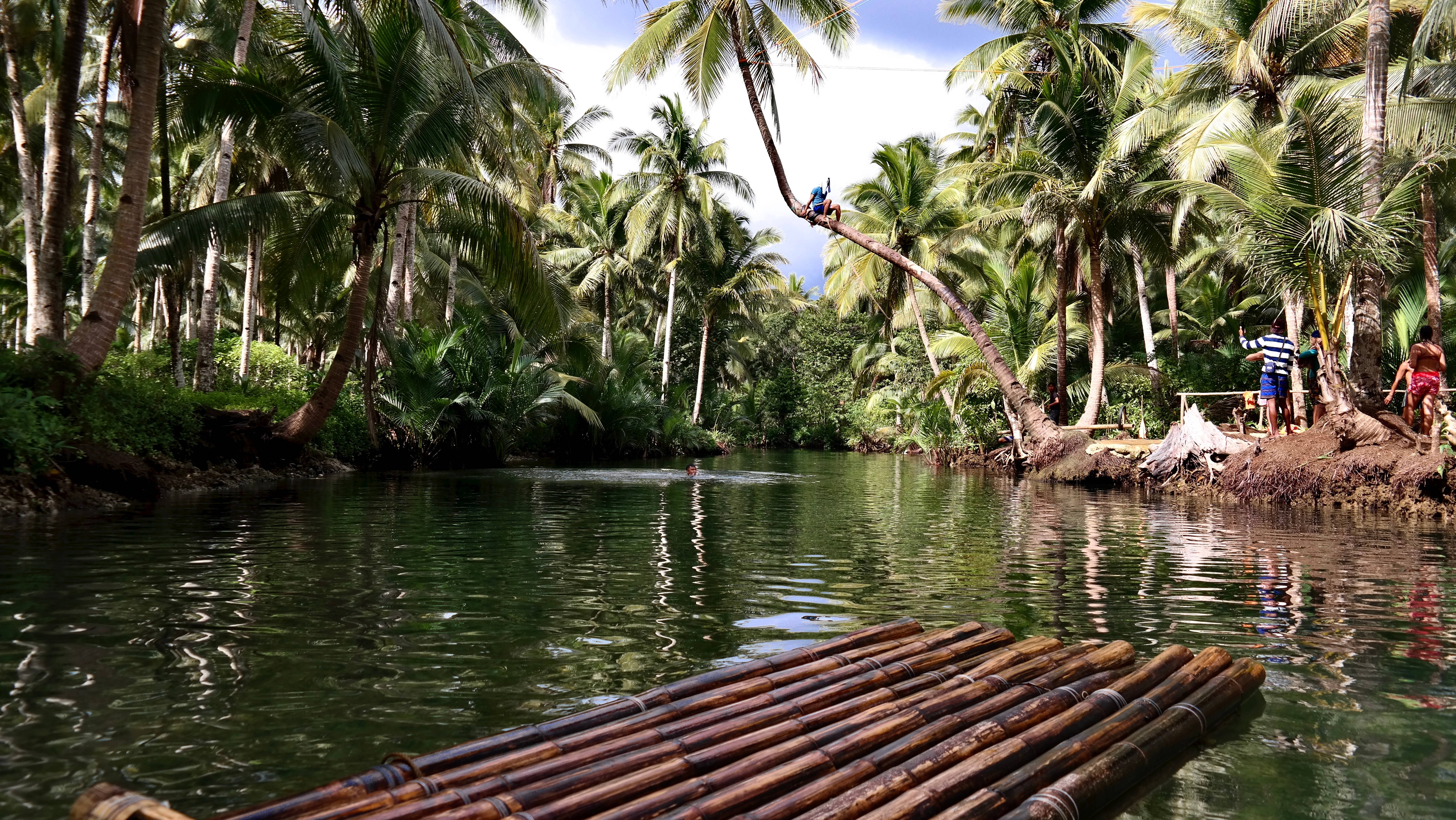 Bè tre trên sông Maasin đảo Siargao Hình nền