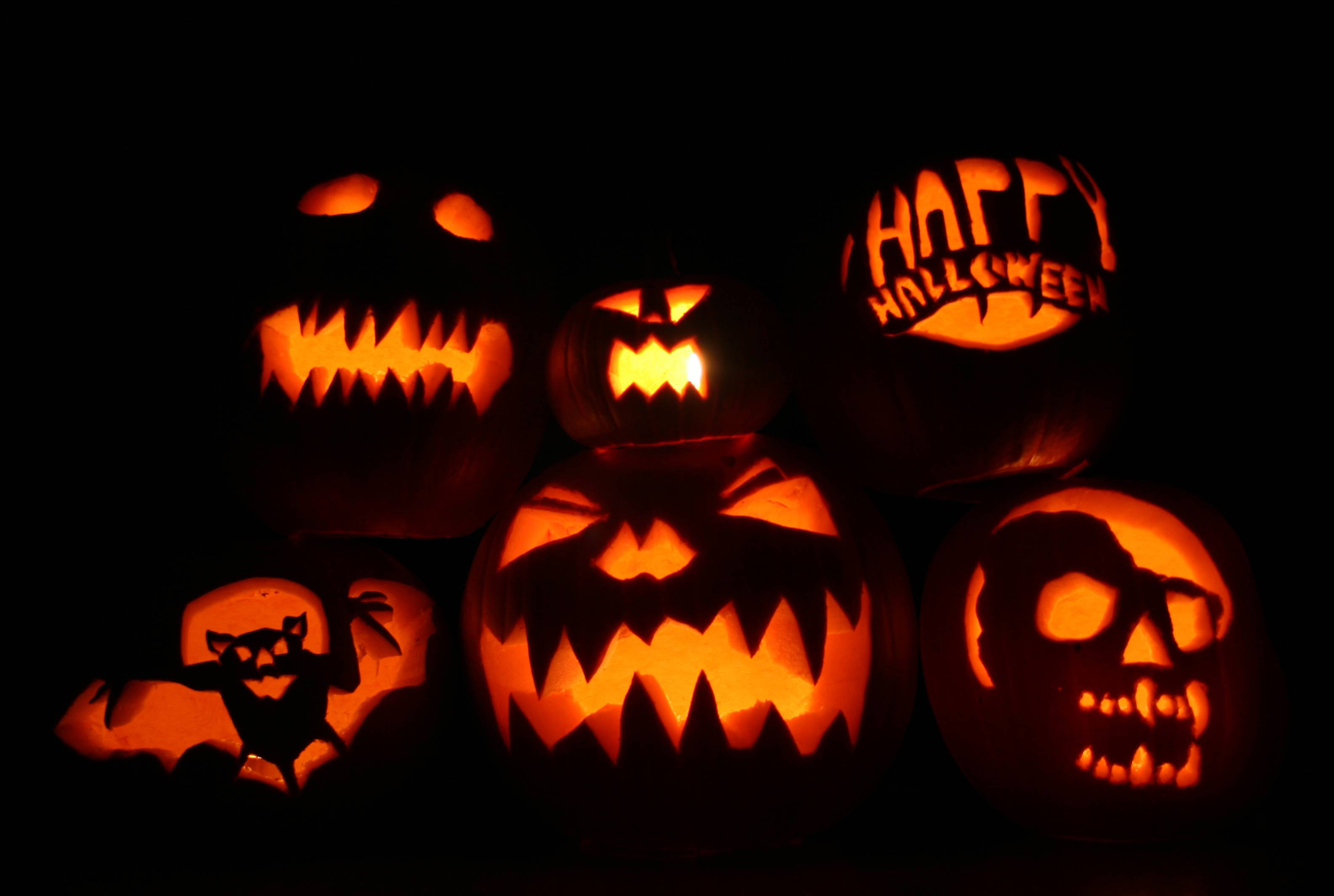 Bí ngô Halloween dễ thương phát sáng Hình nền