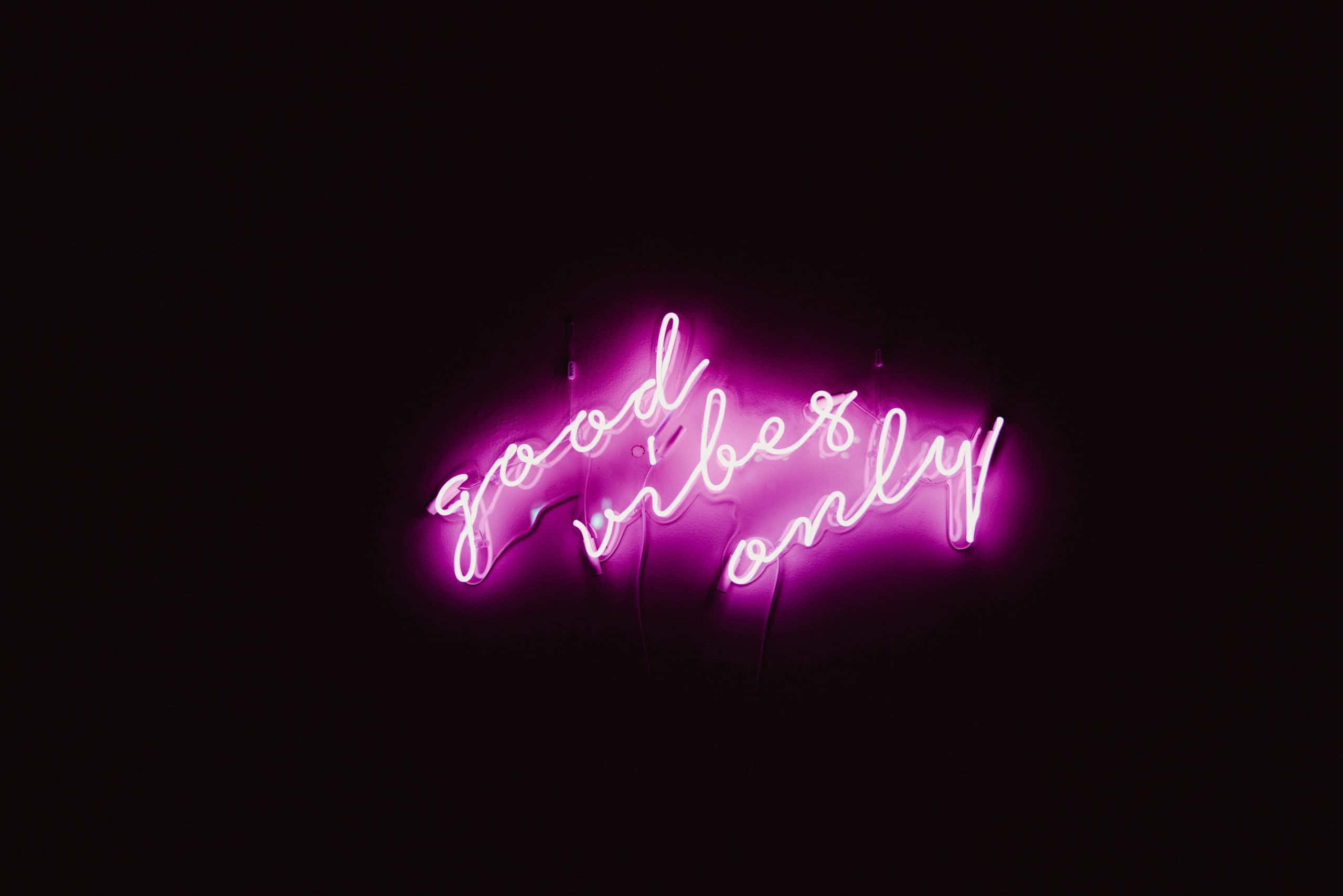 Biển hiệu neon hồng Good Vibe Hình nền