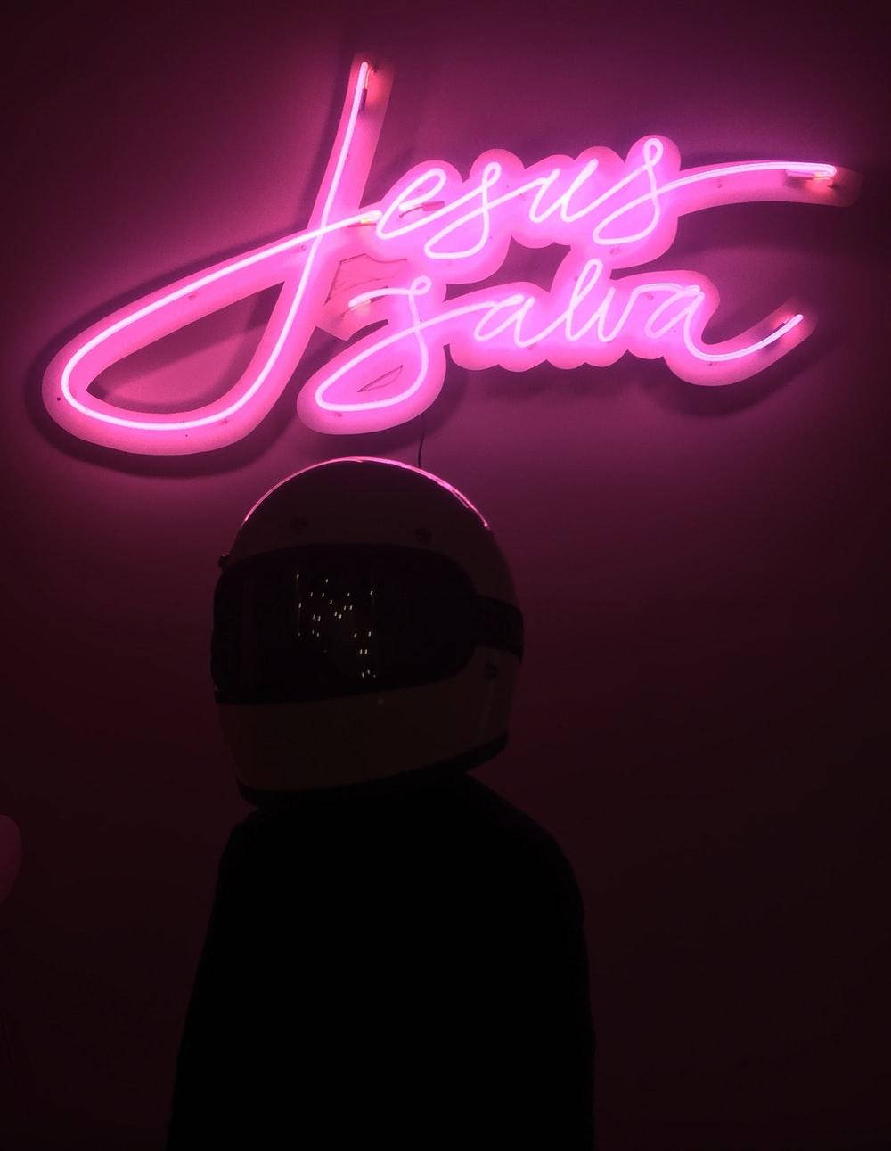 Biển hiệu neon hồng Jesus Salva Hình nền