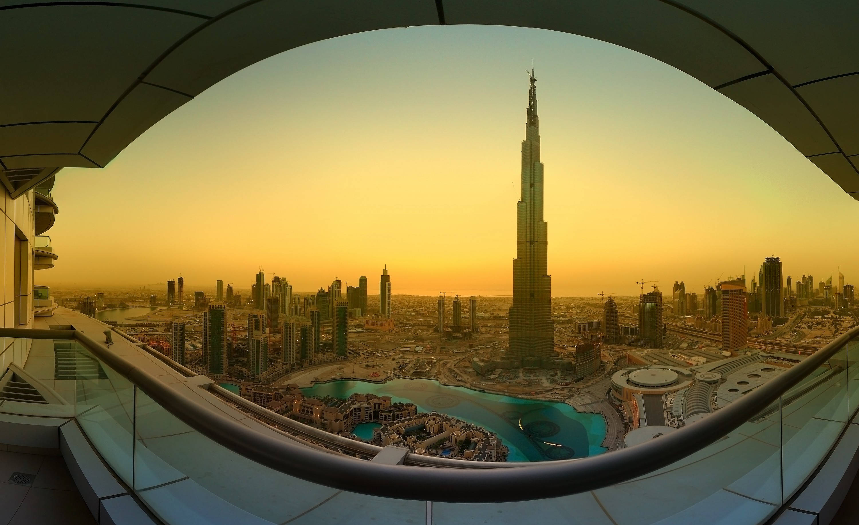 Bình Minh Tuyệt Đẹp Phản Chiếu Trên Burj Khalifa Hình nền