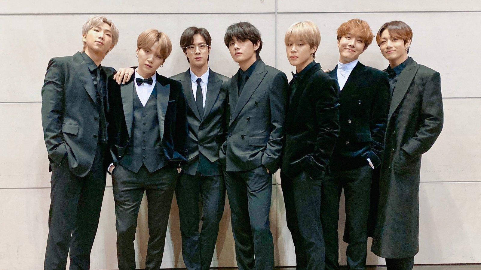 BTS 2020 Trong Bộ Vest Đen — Kpop GIF Hình nền