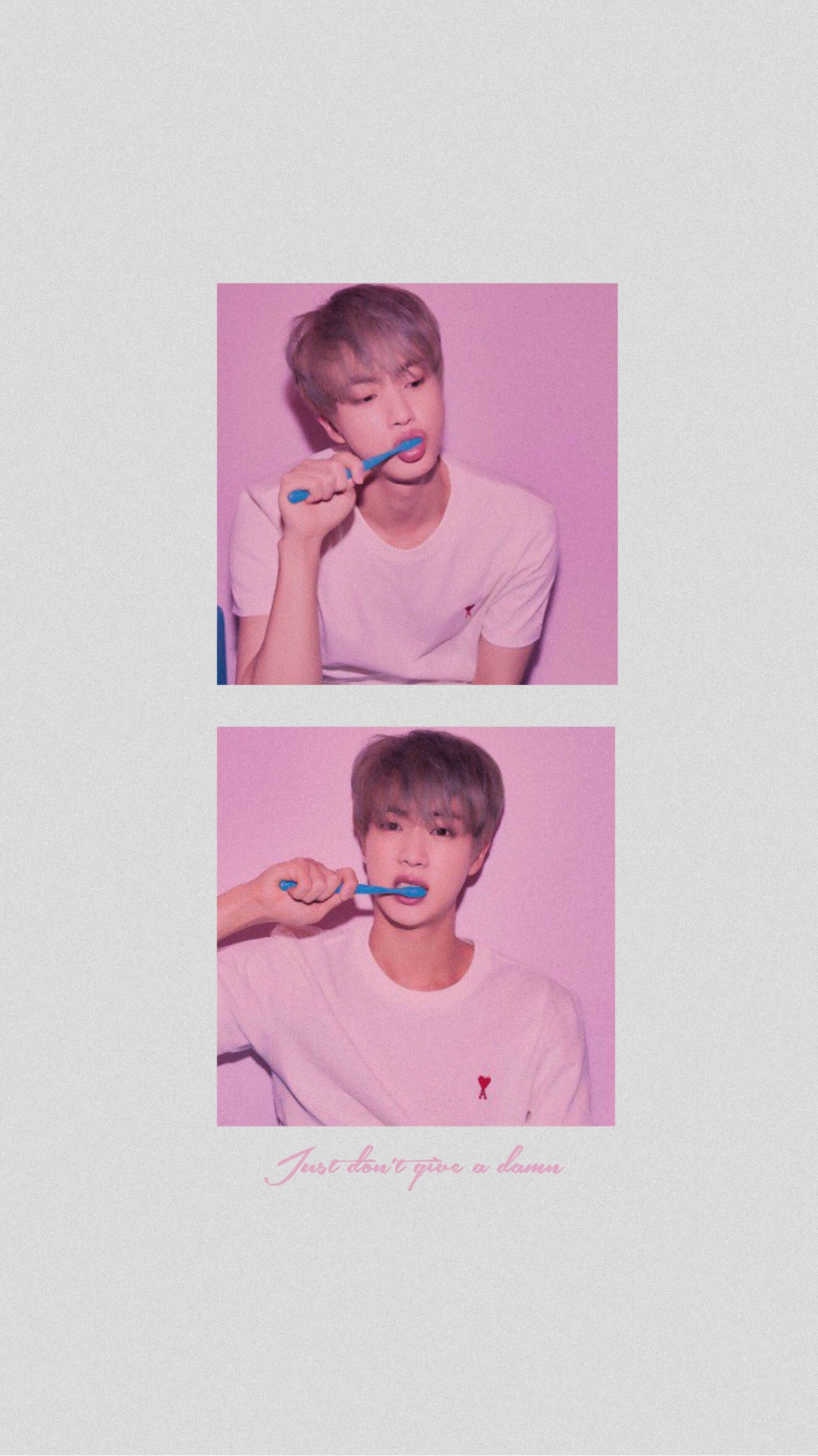 BTS Jin dễ thương đang đánh răng Hình nền