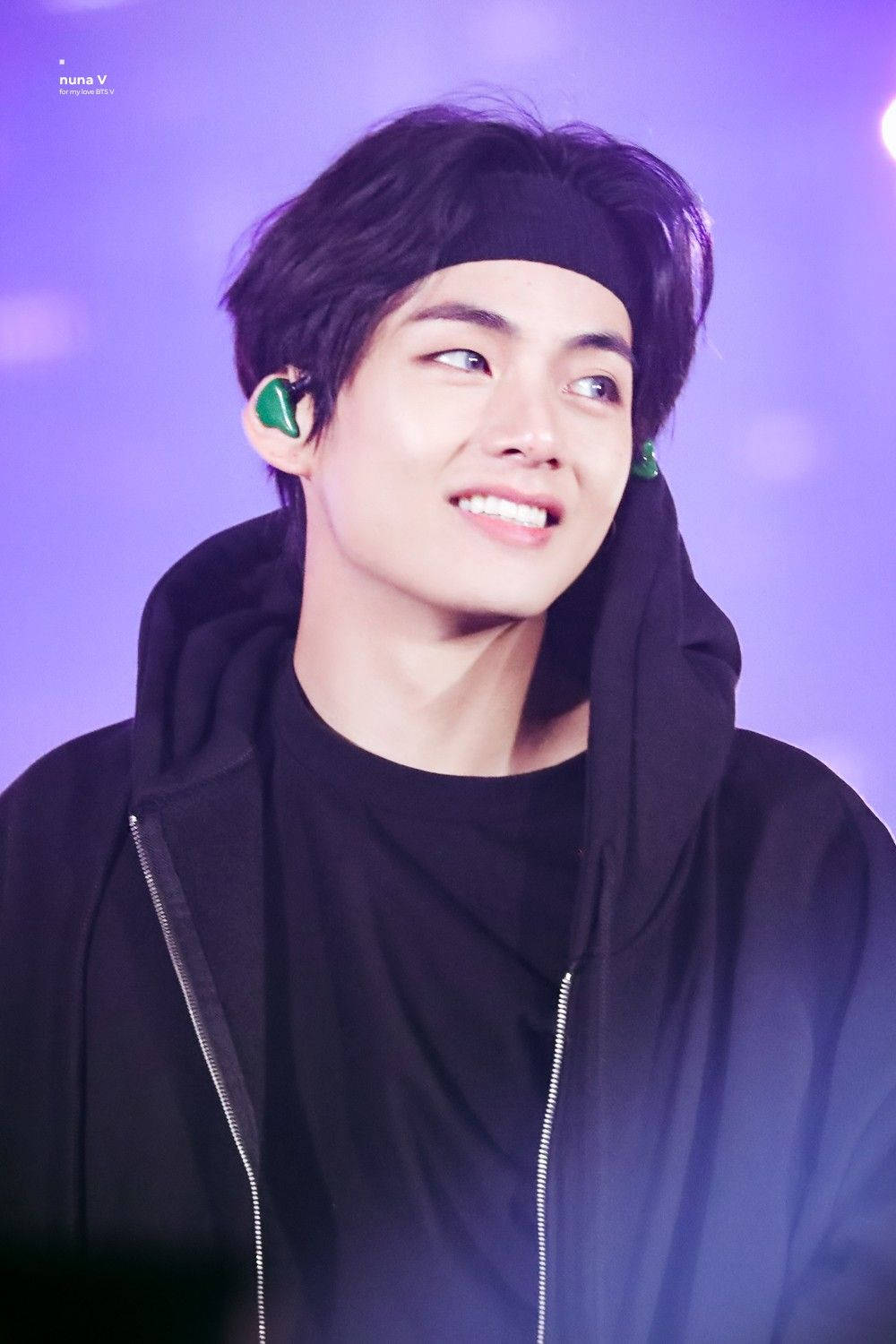BTS V Áo Khoác Đen Và Băng Đô — Kpop GIF Hình nền