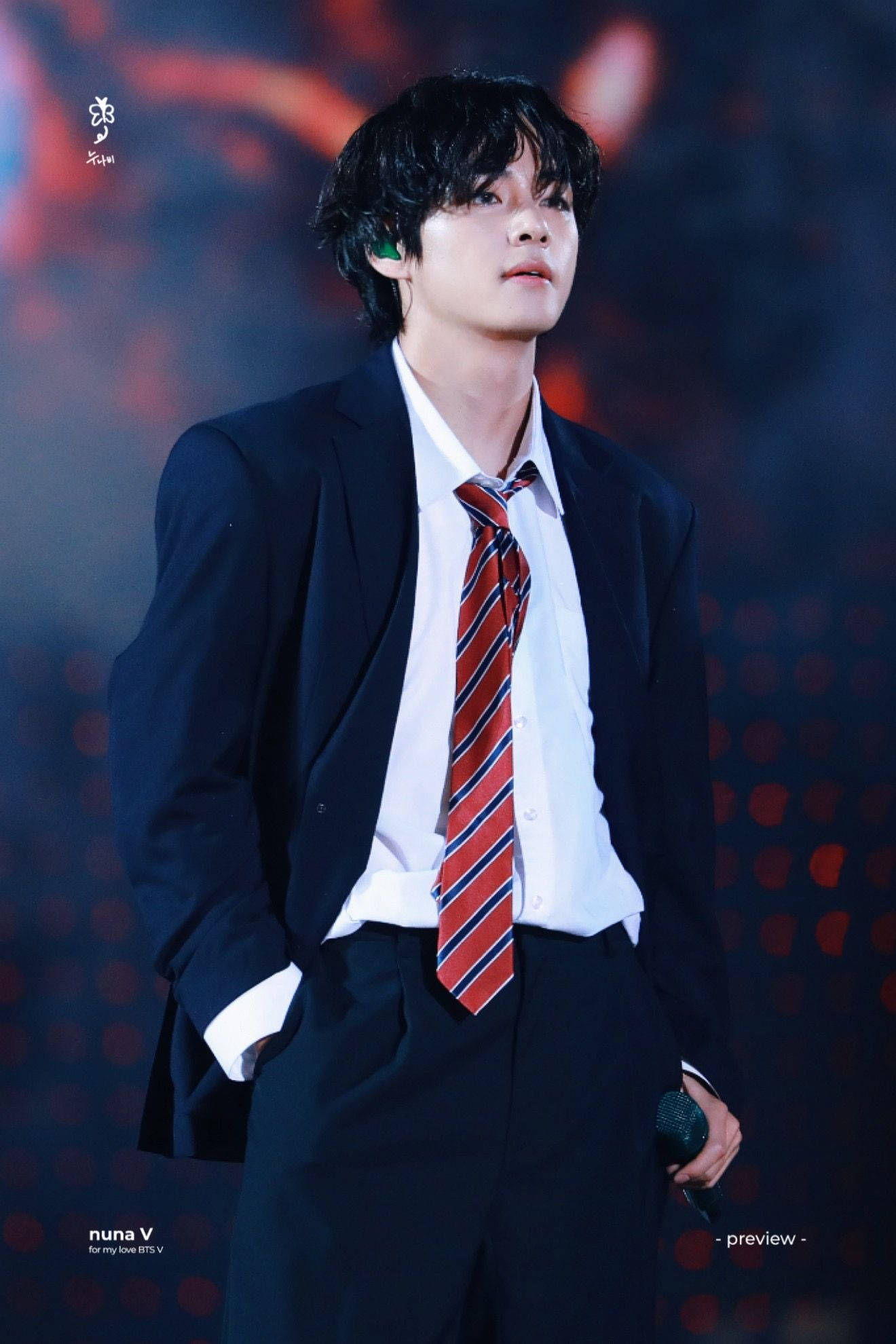 BTS V trong trang phục đồng phục học sinh Hình nền