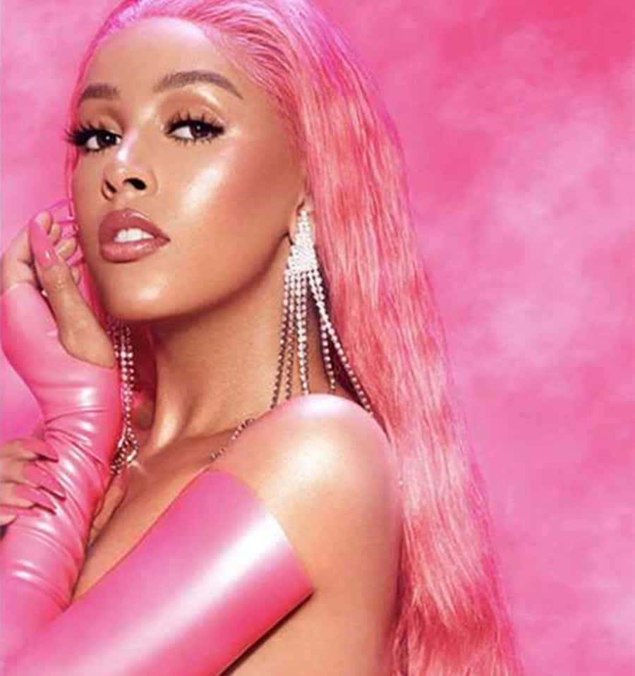 Ca sĩ kiêm nhạc sĩ Doja Cat biểu diễn trong buổi hòa nhạc Hình nền