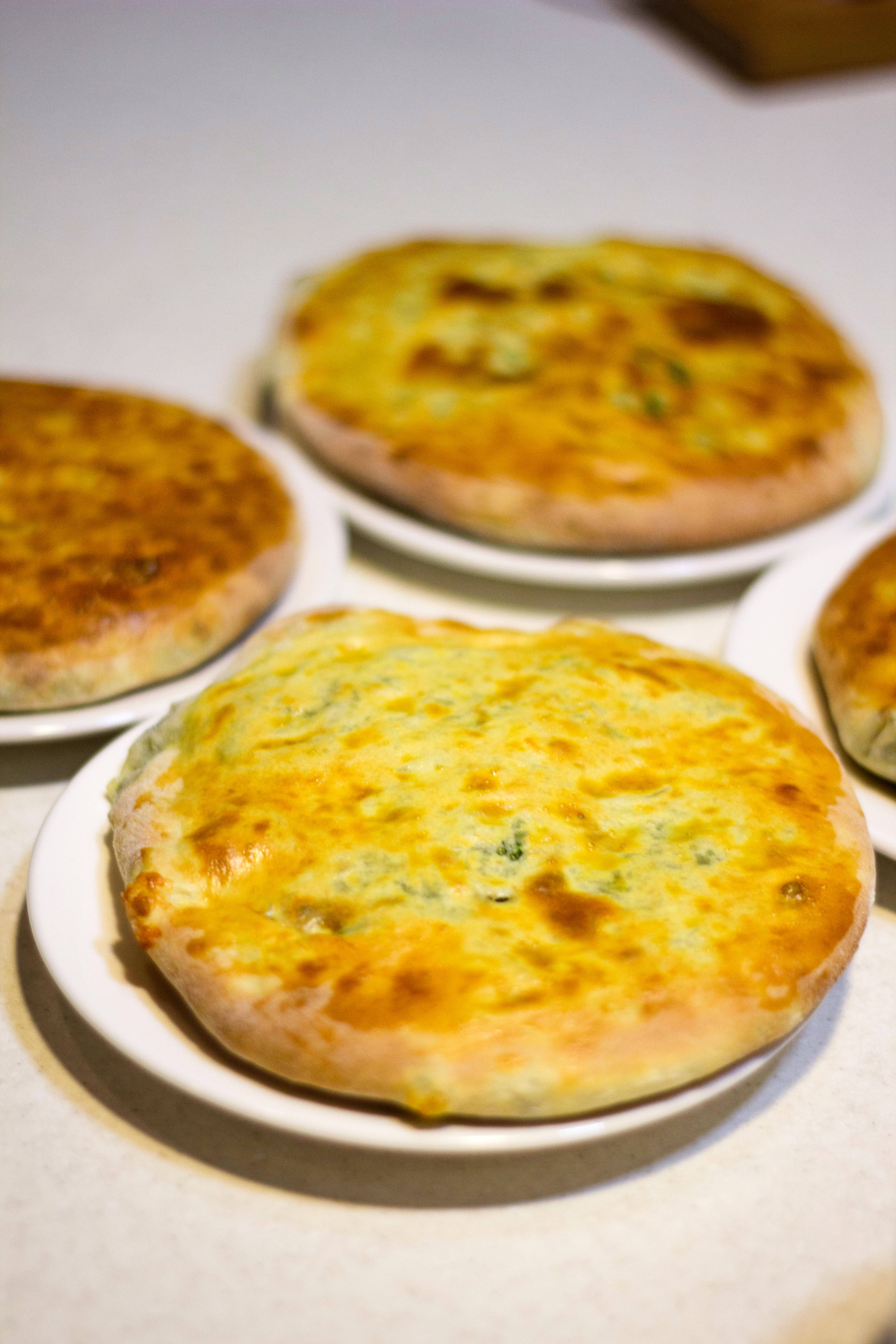 Các loại bánh mì Khachapuri Imeretian nướng khác nhau Hình nền