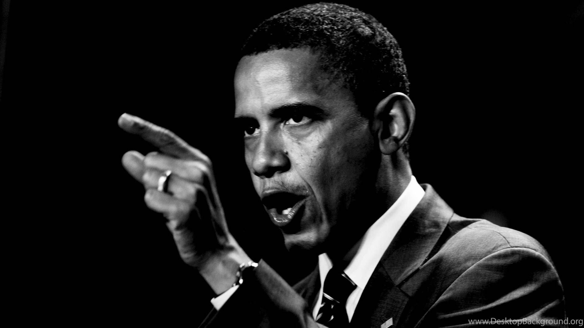 Caption: Barack Obama Delivering a Speech Hình nền