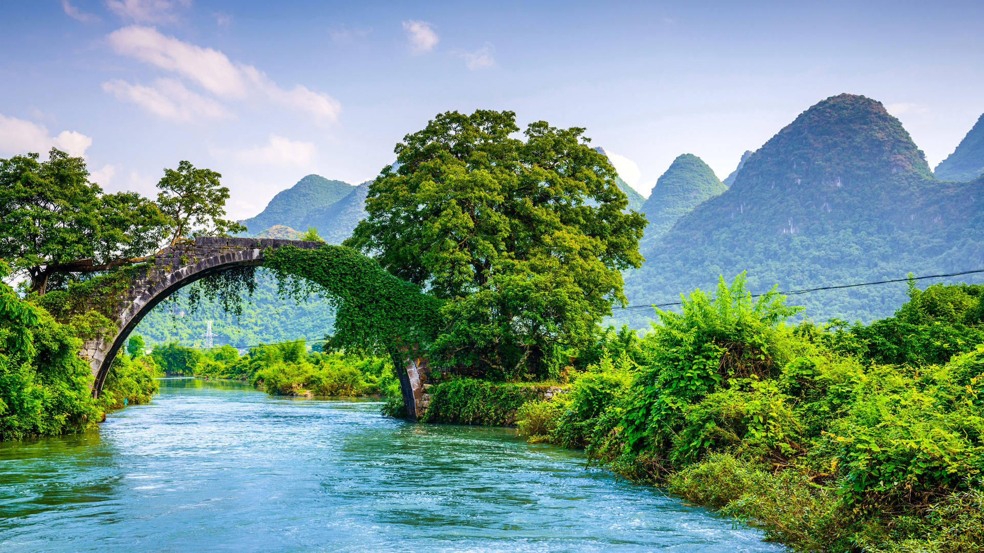 Cầu Vòm Thiên Nhiên 4K