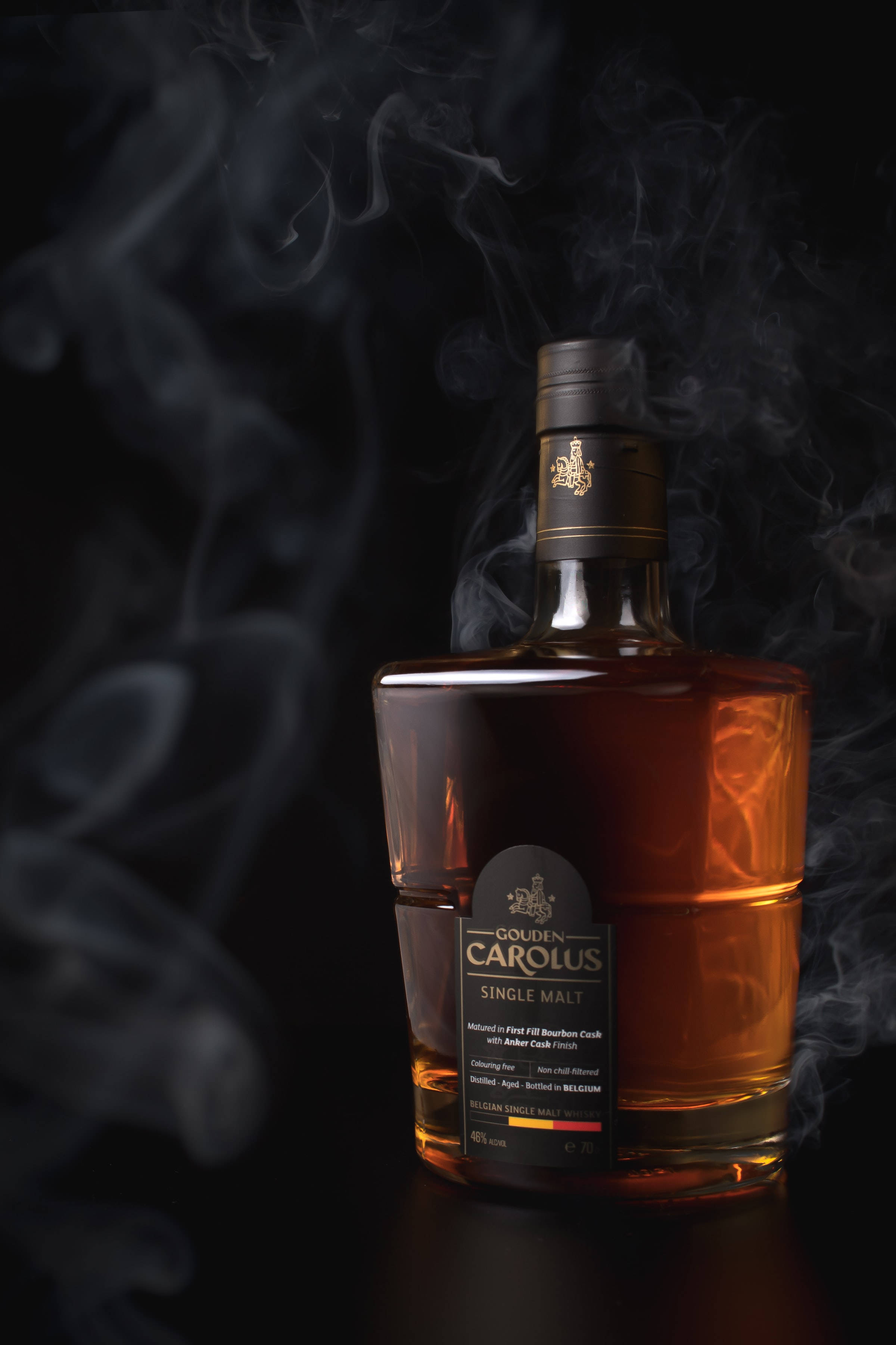 Chai Rượu Whiskey Gouden Carolus Tròn Hình nền