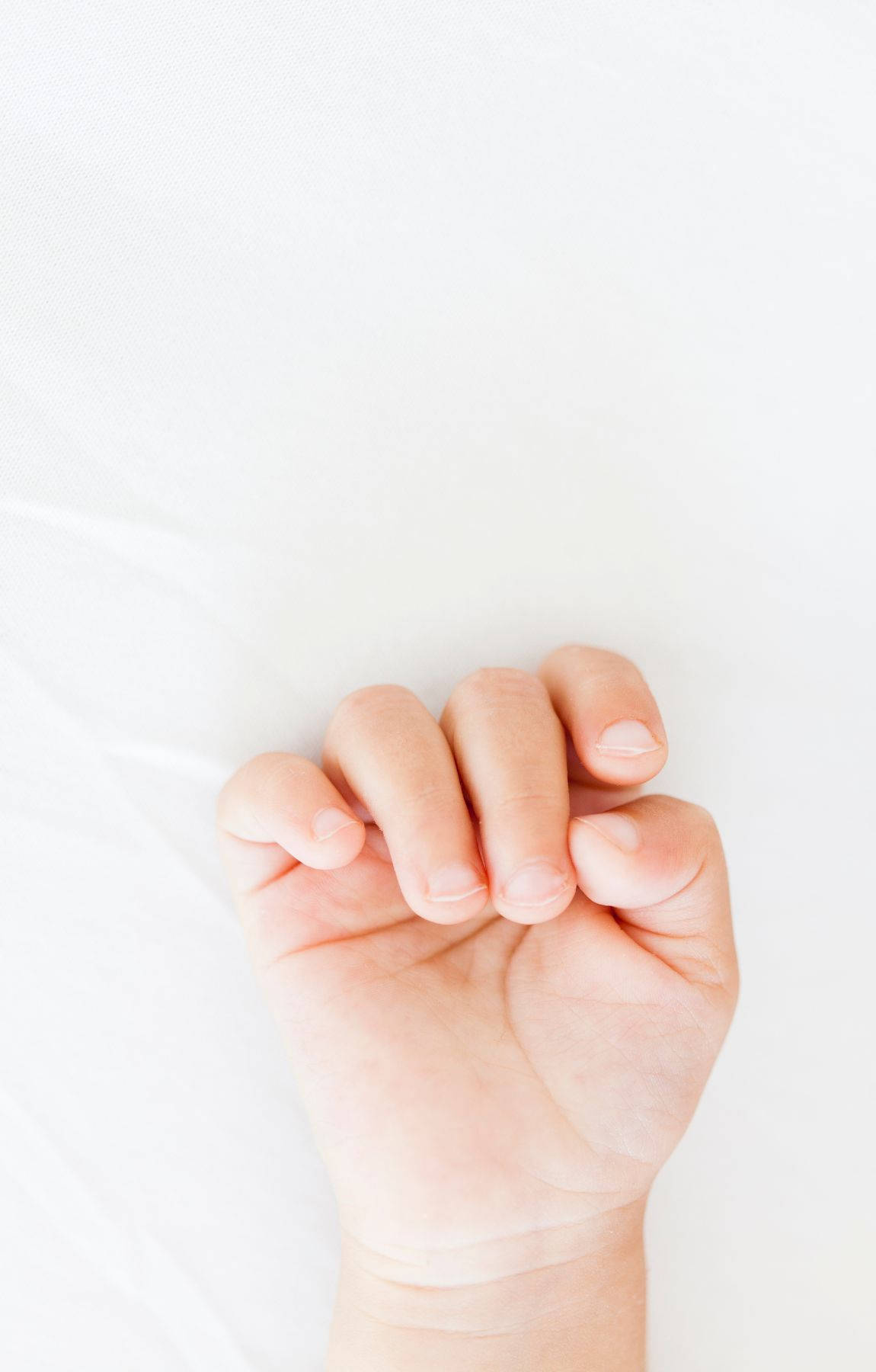 Chạm vào sự ngây thơ - Bàn tay bé nhỏ Hình nền