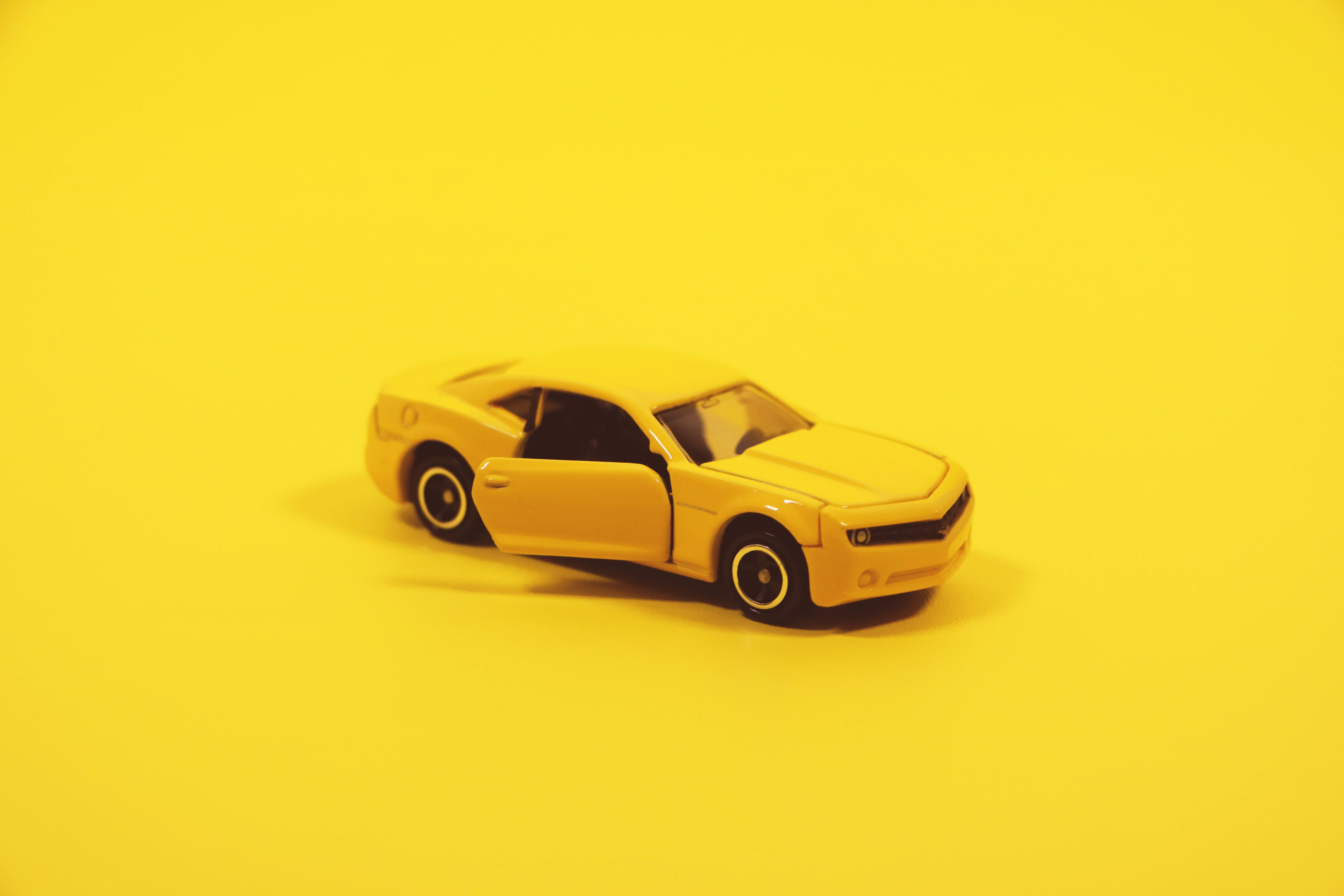Chevrolet Camaro màu vàng HD Hình nền