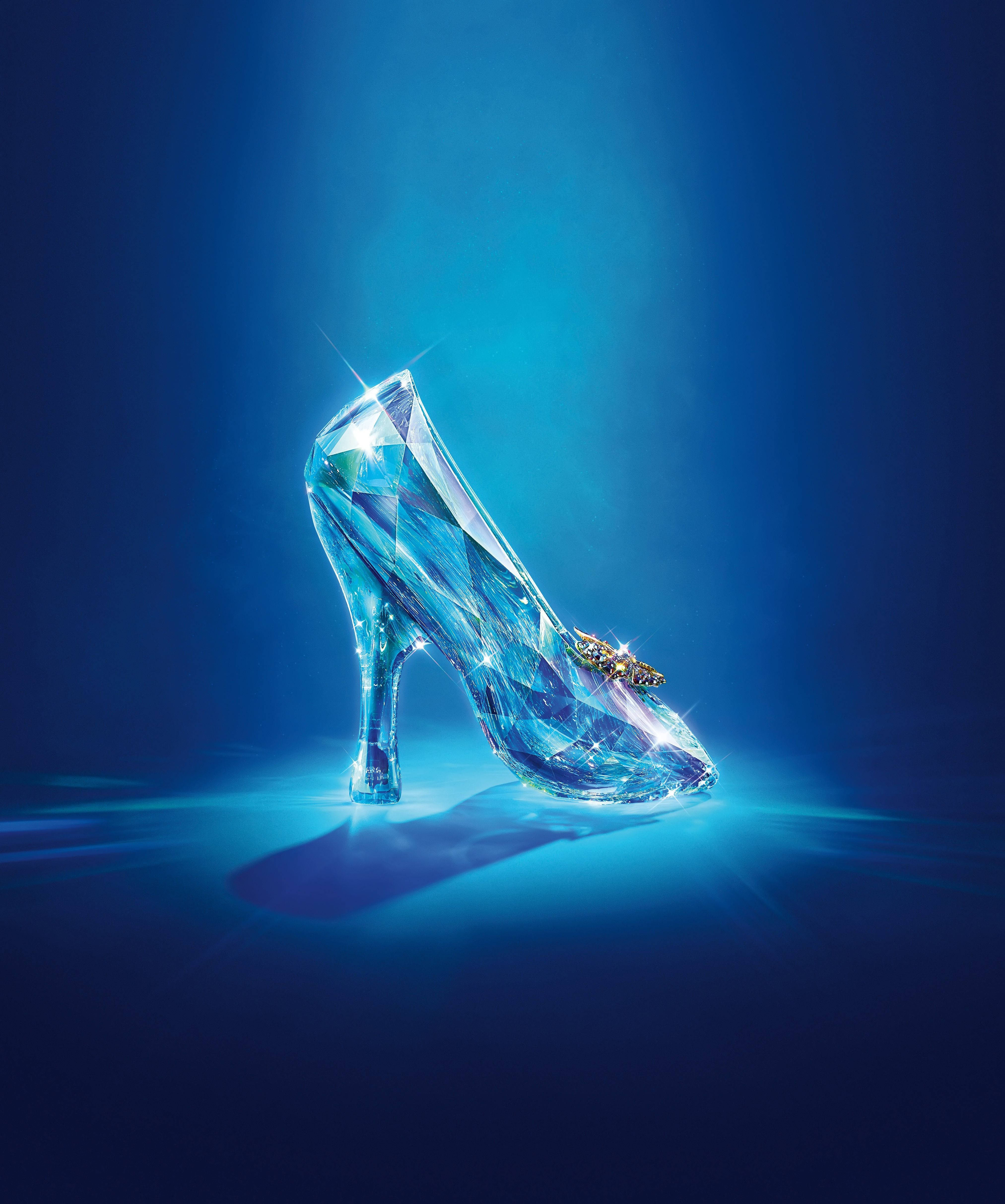 Chiếc giày thủy tinh lấp lánh của Cinderella Hình nền