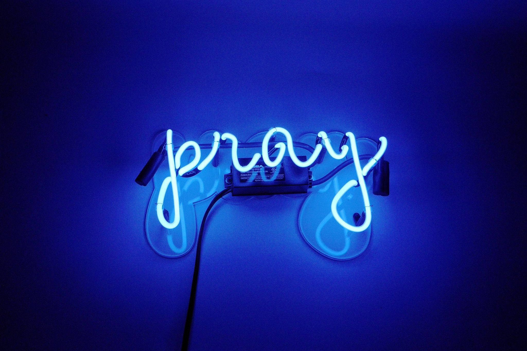 Chữ Cơ Đốc Thẩm Mỹ Với Đèn Neon Hình nền