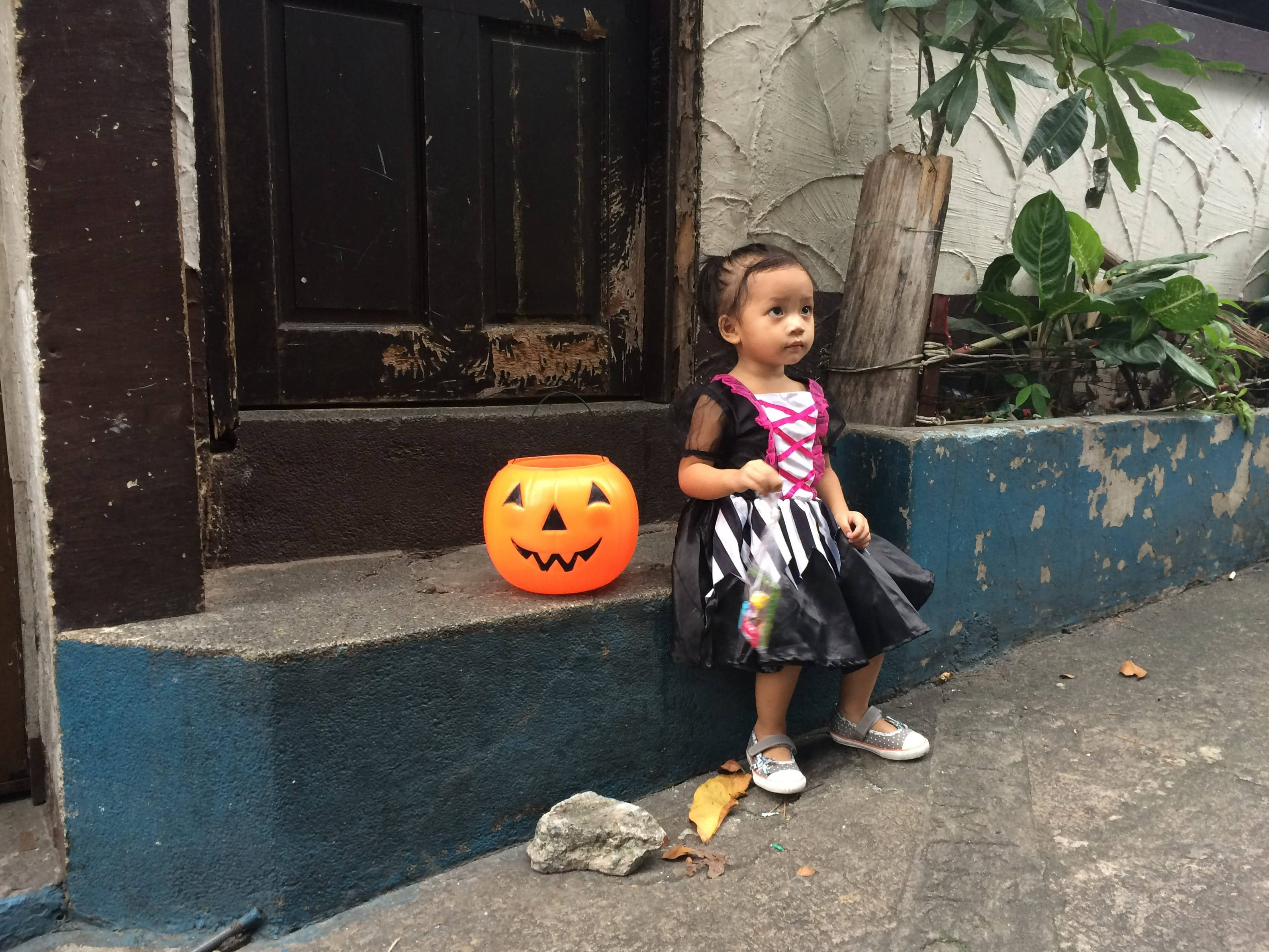 Cô Bé Halloween Dễ Thương Hình nền