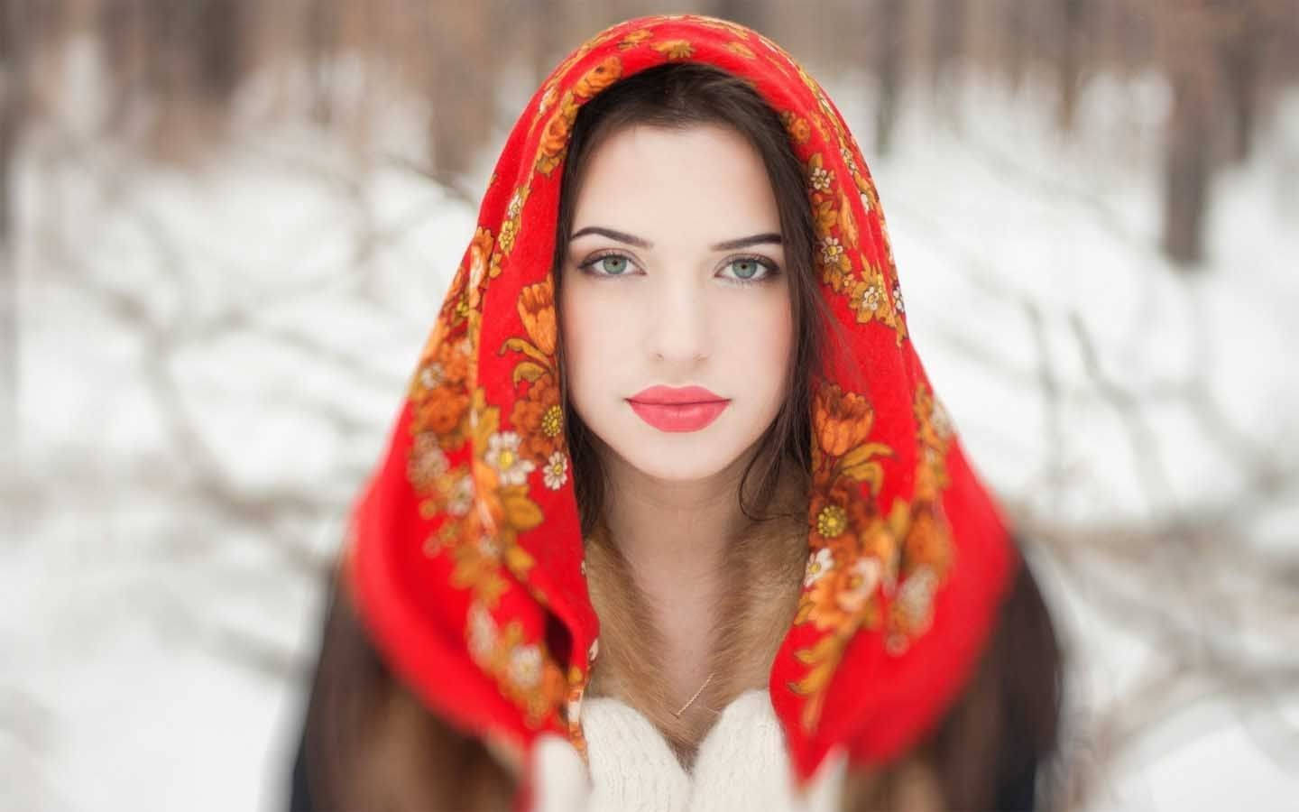 Cô gái Hijab trong tuyết Hình nền