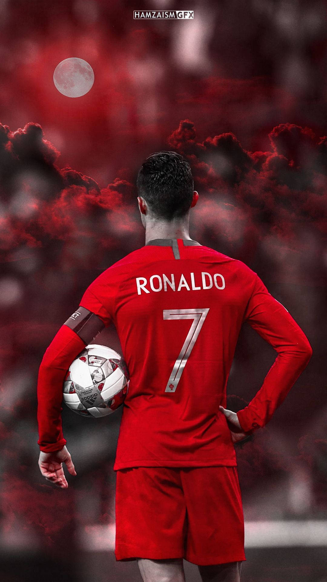Cristiano Ronaldo người Bồ Đào Nha phong cách đỏ ngầu