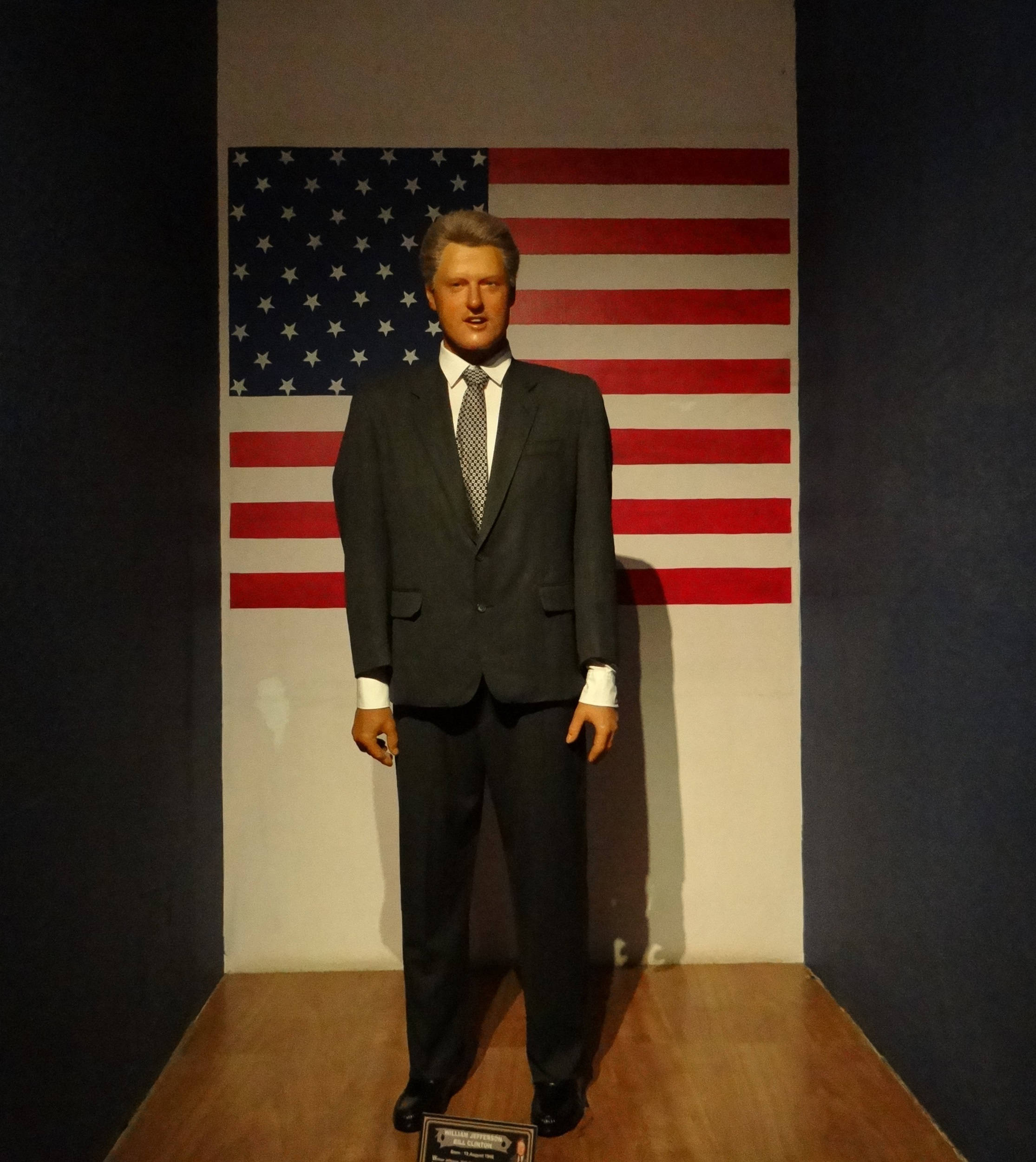 Cựu Tổng thống Mỹ Bill Clinton đang phát biểu Hình nền