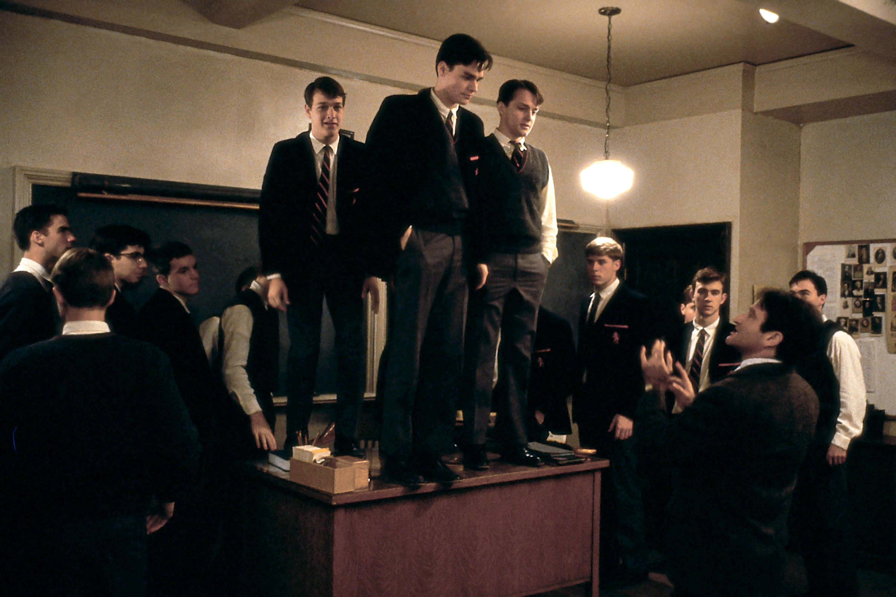 Desktop Học thuật U tối Dead Poets Society Hình nền