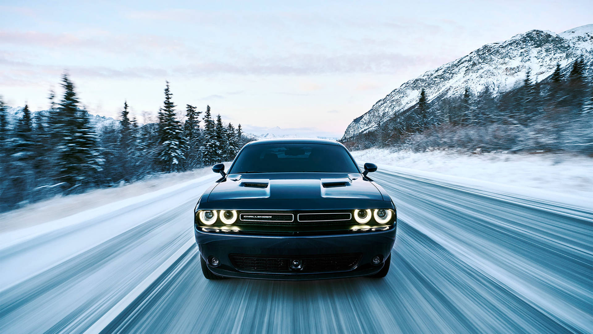 Dodge Challenger xanh 2017 vào mùa đông Hình nền