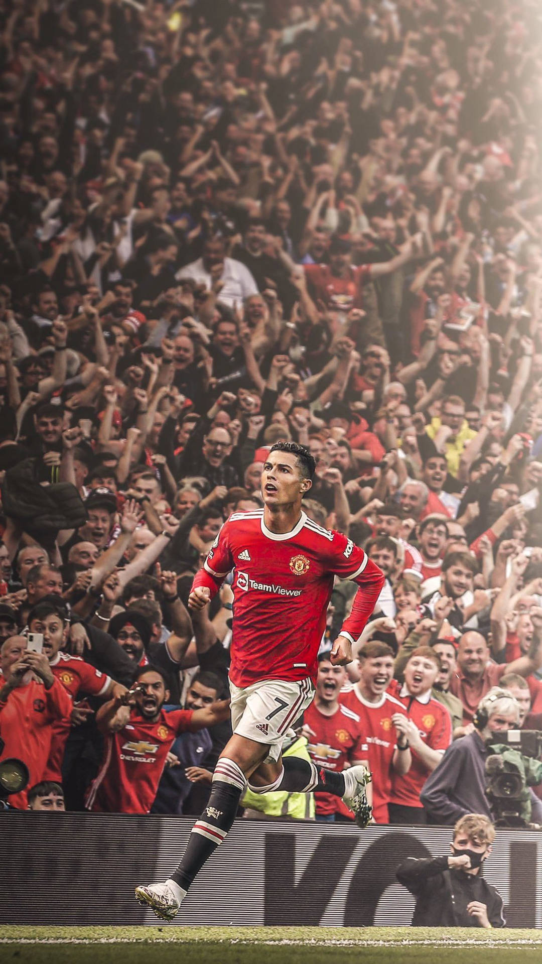 Đội tuyển bóng đá quốc gia Bồ Đào Nha Cristiano cổ động viên reo hò