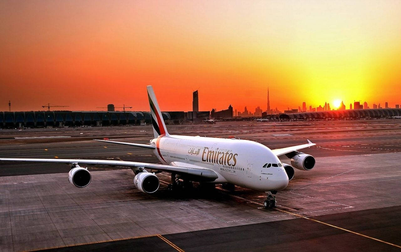 Emirates A380 và Hoàng hôn Lãng mạn Hình nền