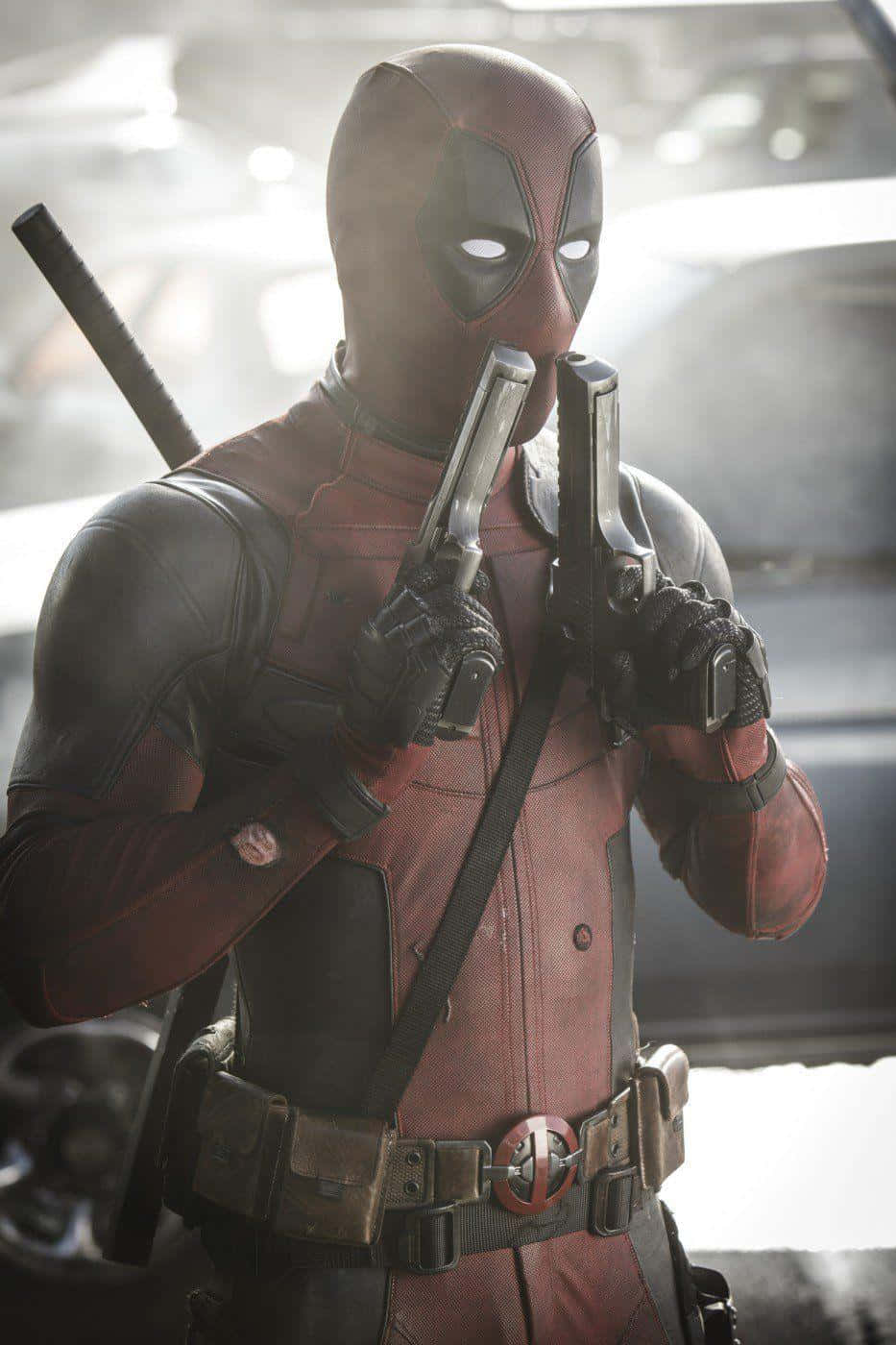 Gã Lắm Mồm Trở Lại - Poster Phim Deadpool 2 Hình nền