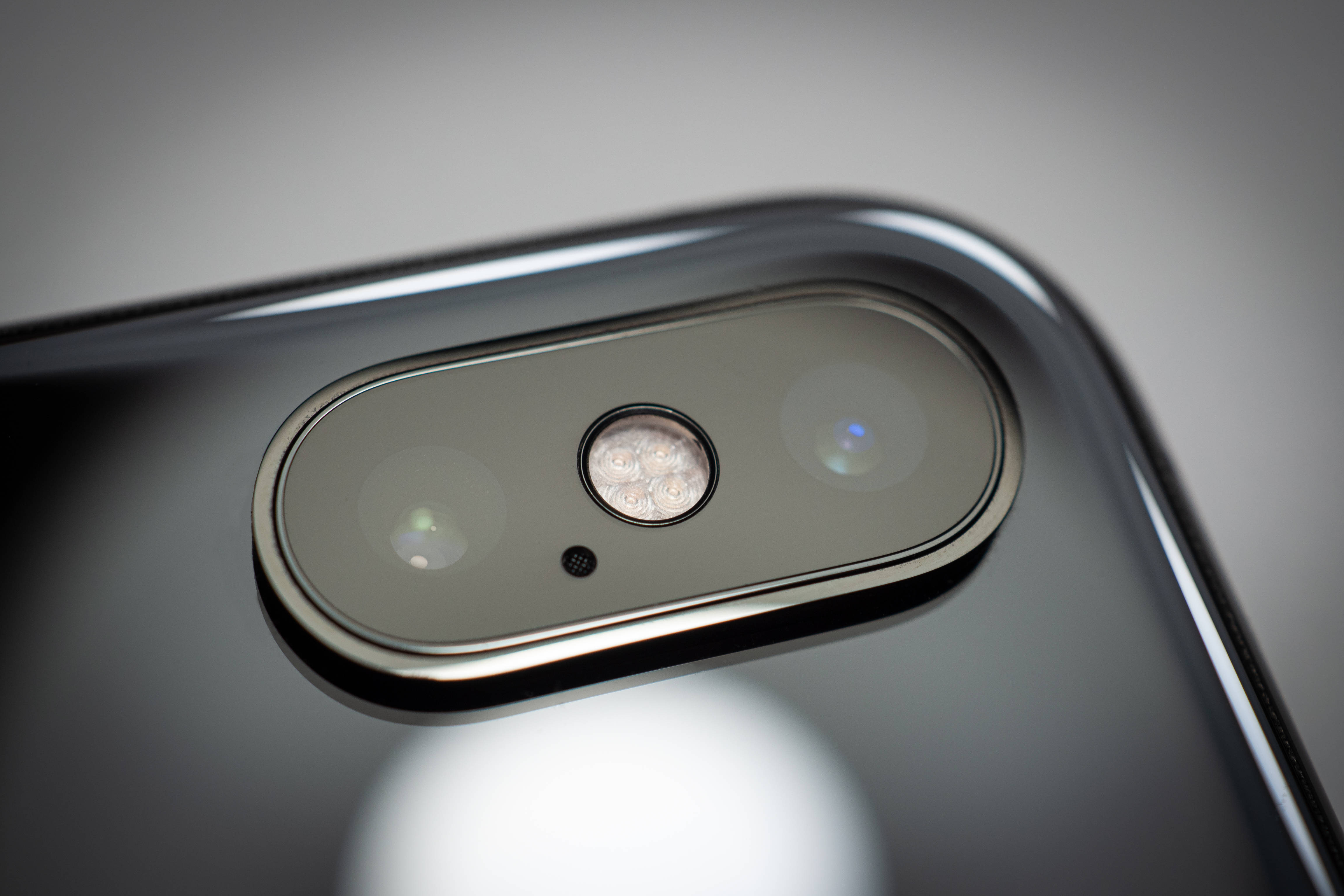 Góc nhìn thanh lịch của iPhone Xs trong nước Hình nền