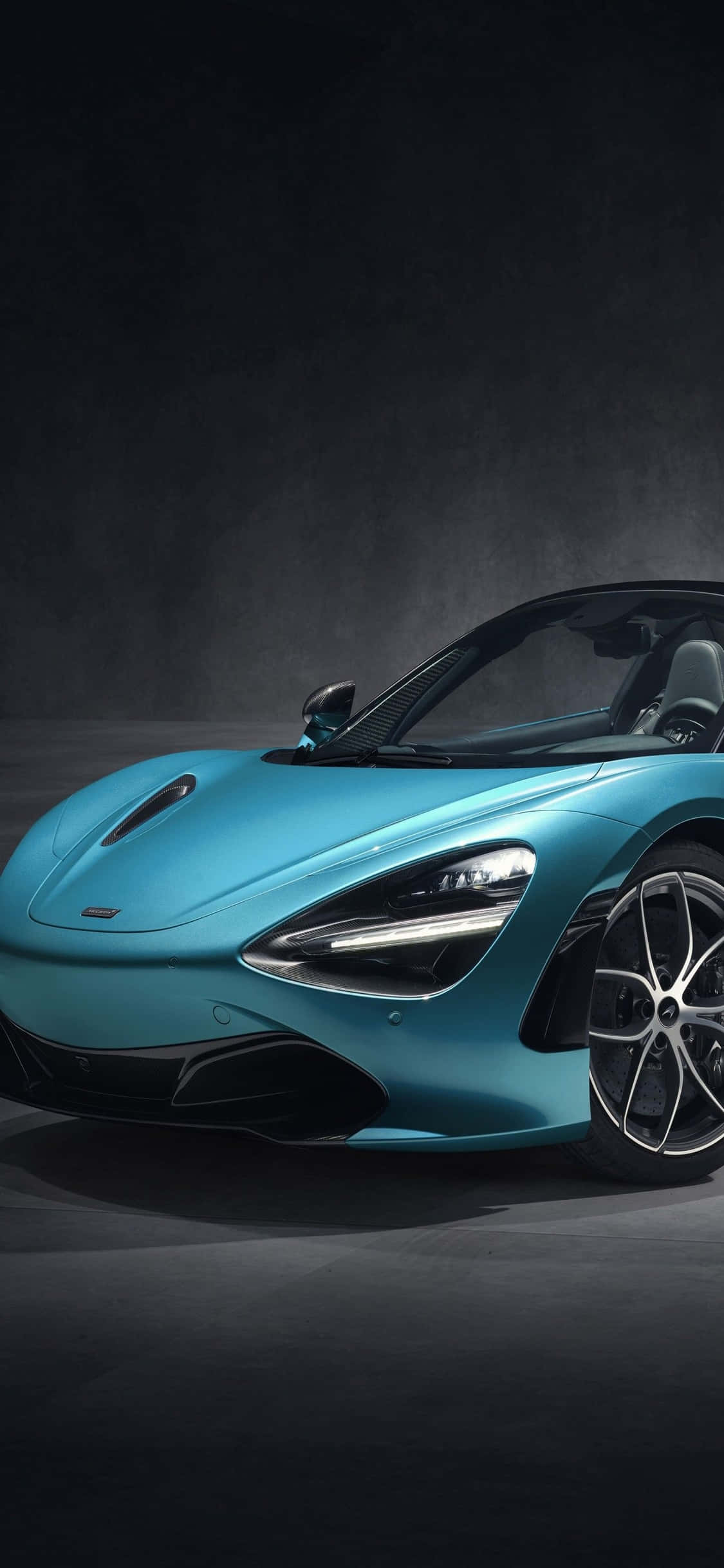 Hai biểu tượng của tốc độ và hiệu suất, iPhone Xs và McLaren 720s Hình nền