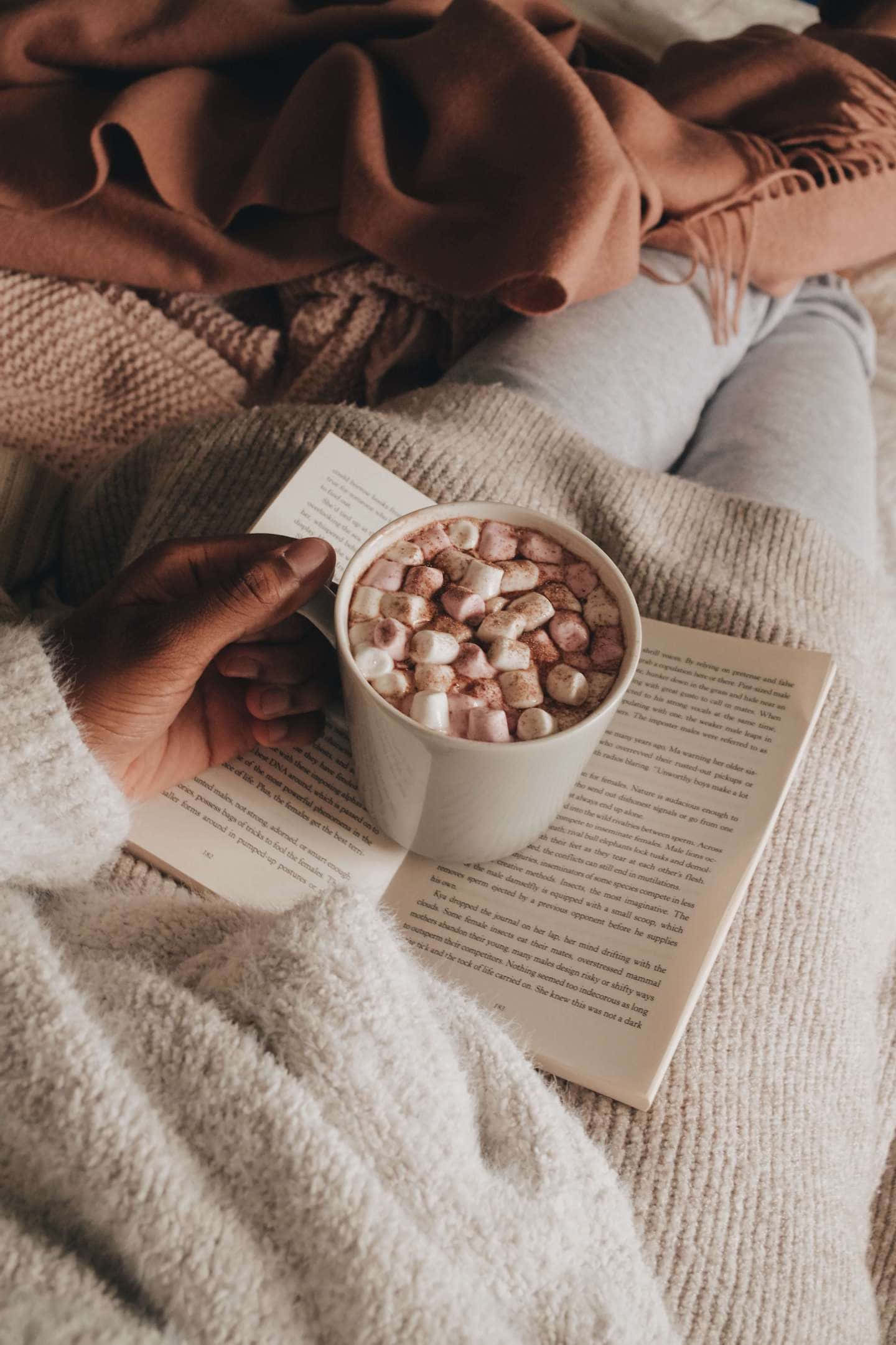 “Hãy để ước mơ đưa bạn đến một nơi kỳ diệu.” Hình nền
