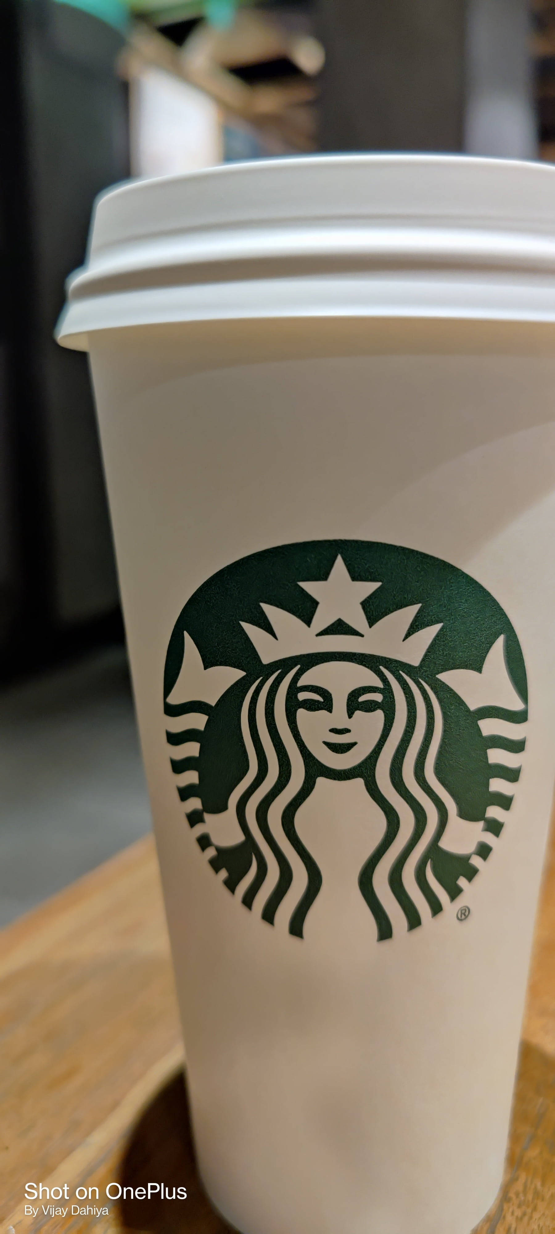 Hình nền iPhone cốc Starbucks trắng Hình nền