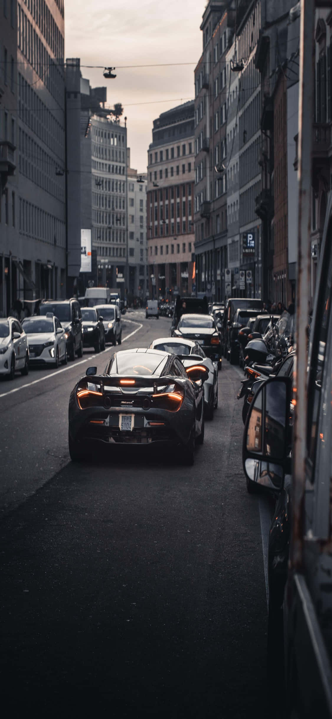 Hình nền iPhone X McLaren 720s phong cảnh thành phố Hình nền