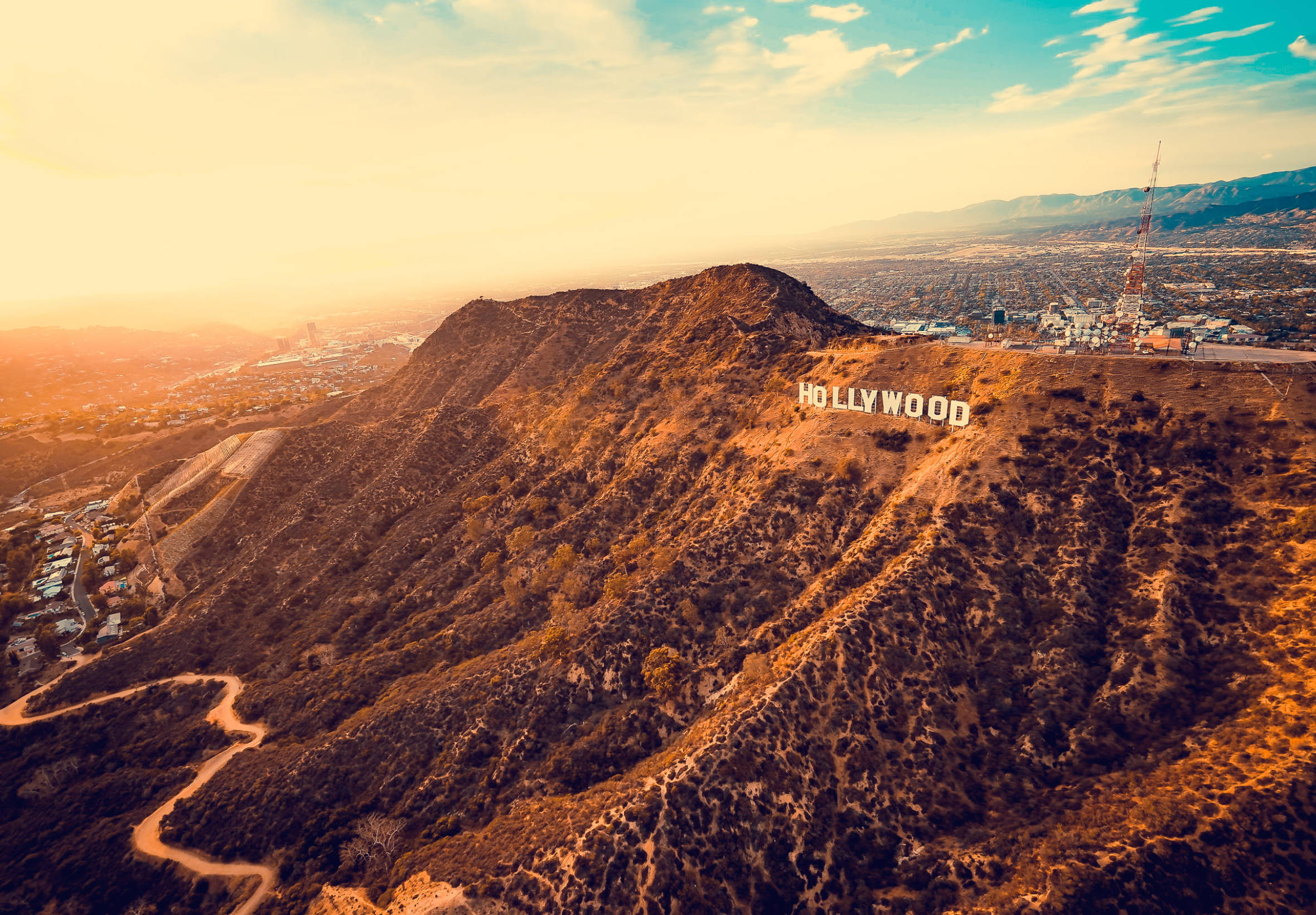 Hoàng hôn Los Angeles với biểu tượng Hollywood Sign Hình nền