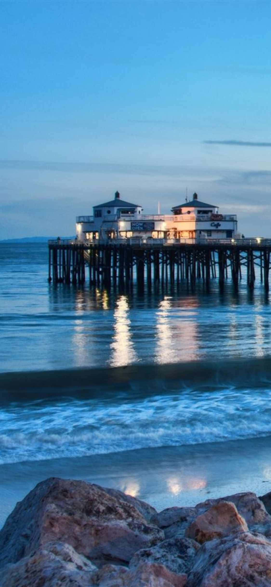 Hoàng hôn thư giãn trên bãi biển Malibu Hình nền