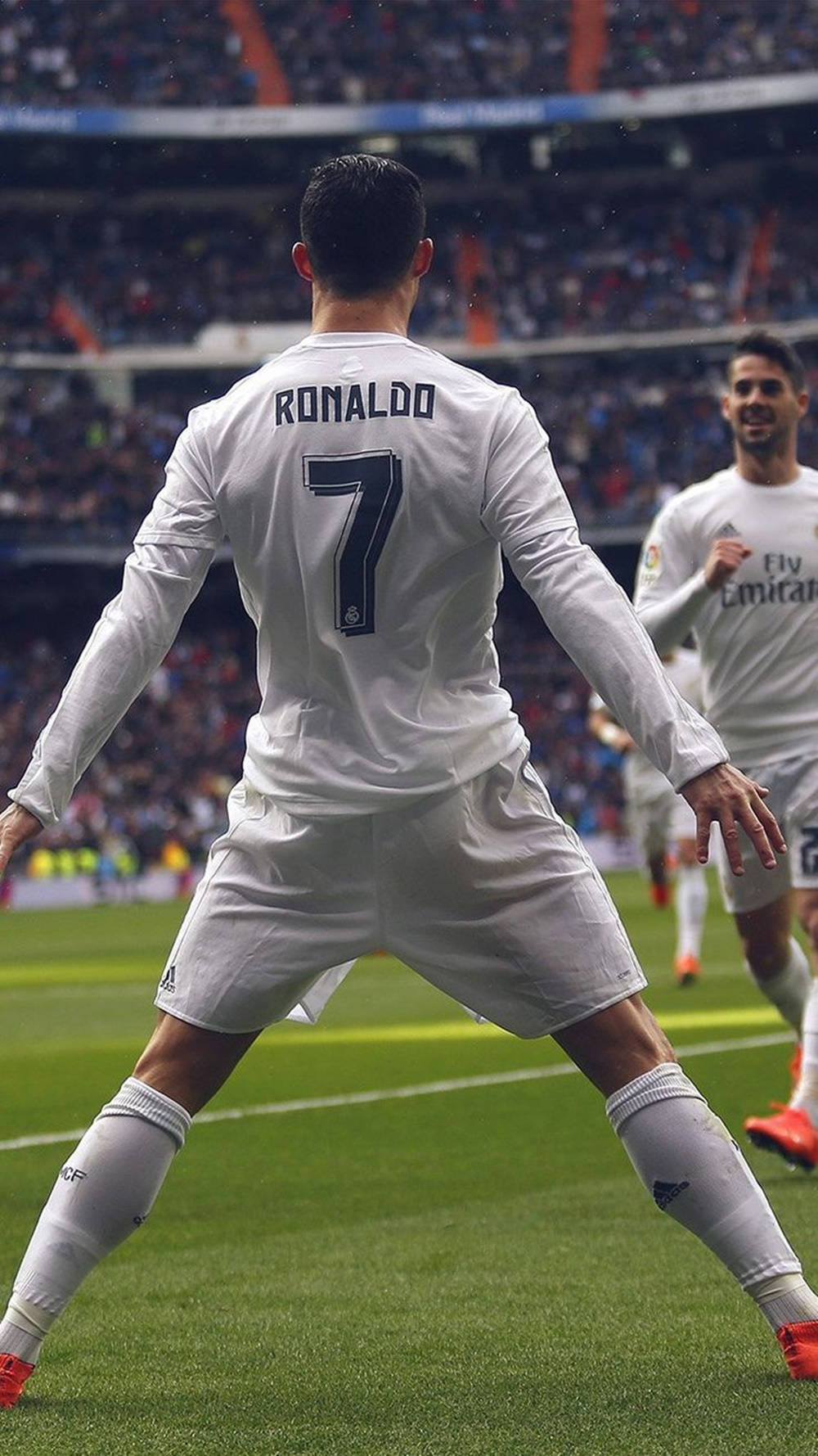 Huyền thoại bóng đá Cristiano Ronaldo góc nhìn từ phía sau đầy phong cách