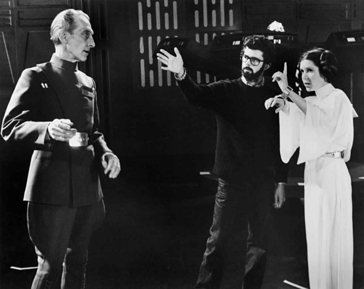Huyền thoại diễn viên Anh Quốc Peter Cushing Hình nền
