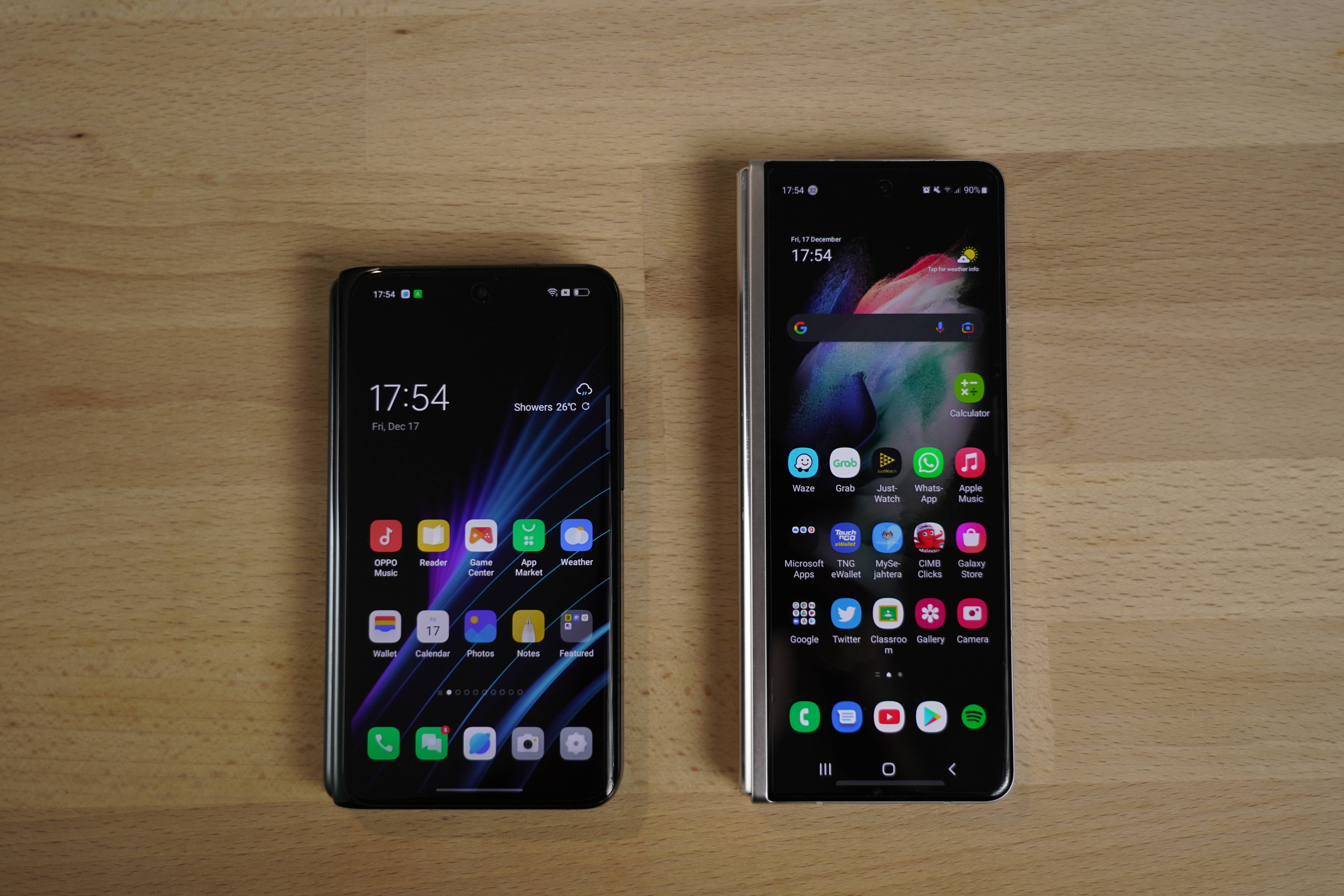Điện thoại thông minh Oppo và Samsung đã gập Hình nền