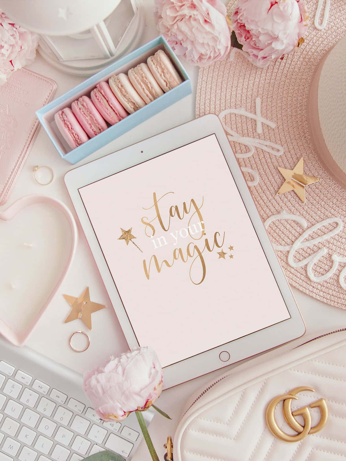 iPad dễ thương phong cách nữ tính Pastel Stay Magic Hình nền
