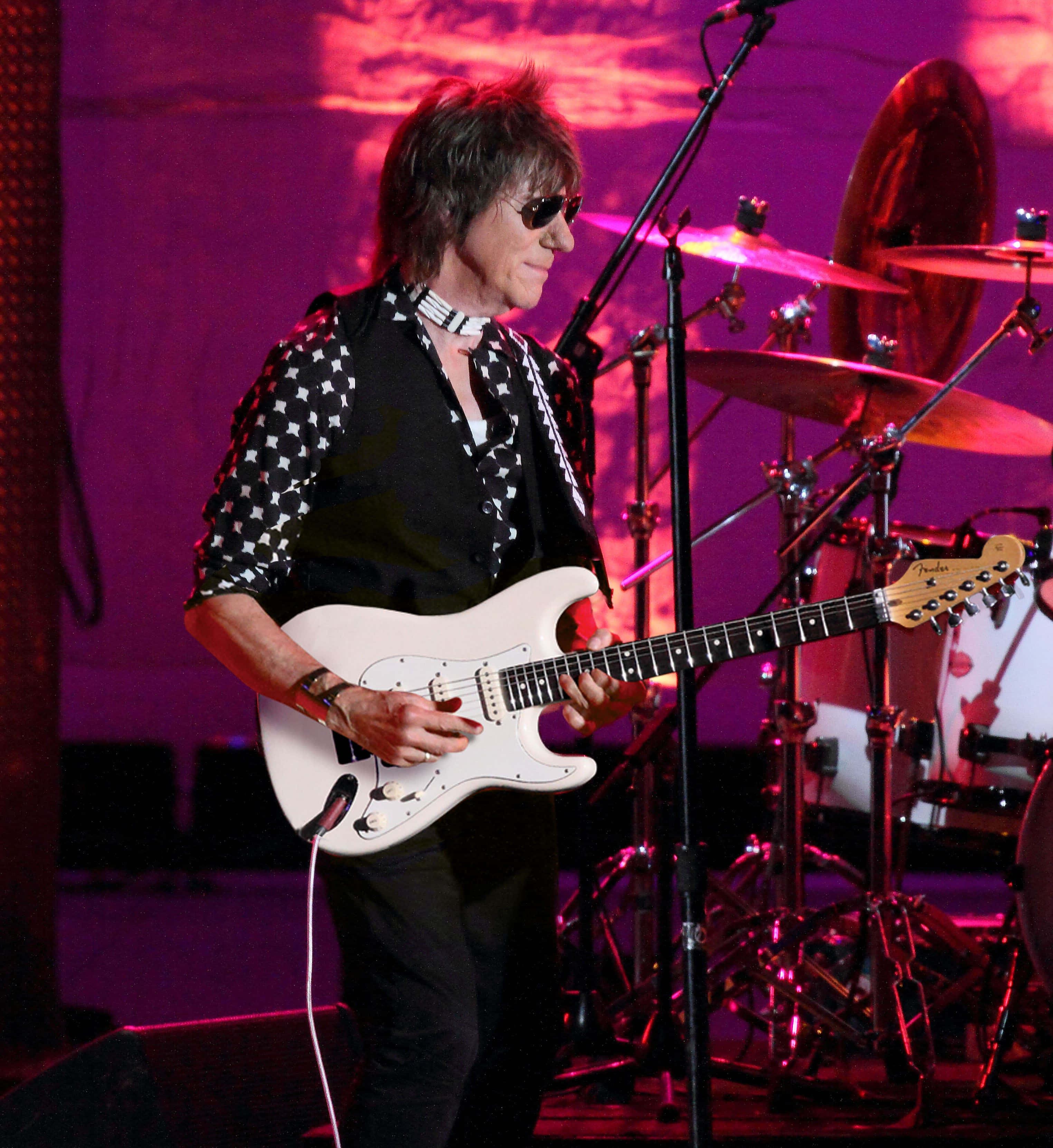 Jeff Beck của The Yardbirds trong chuyến lưu diễn UK 2022 Hình nền