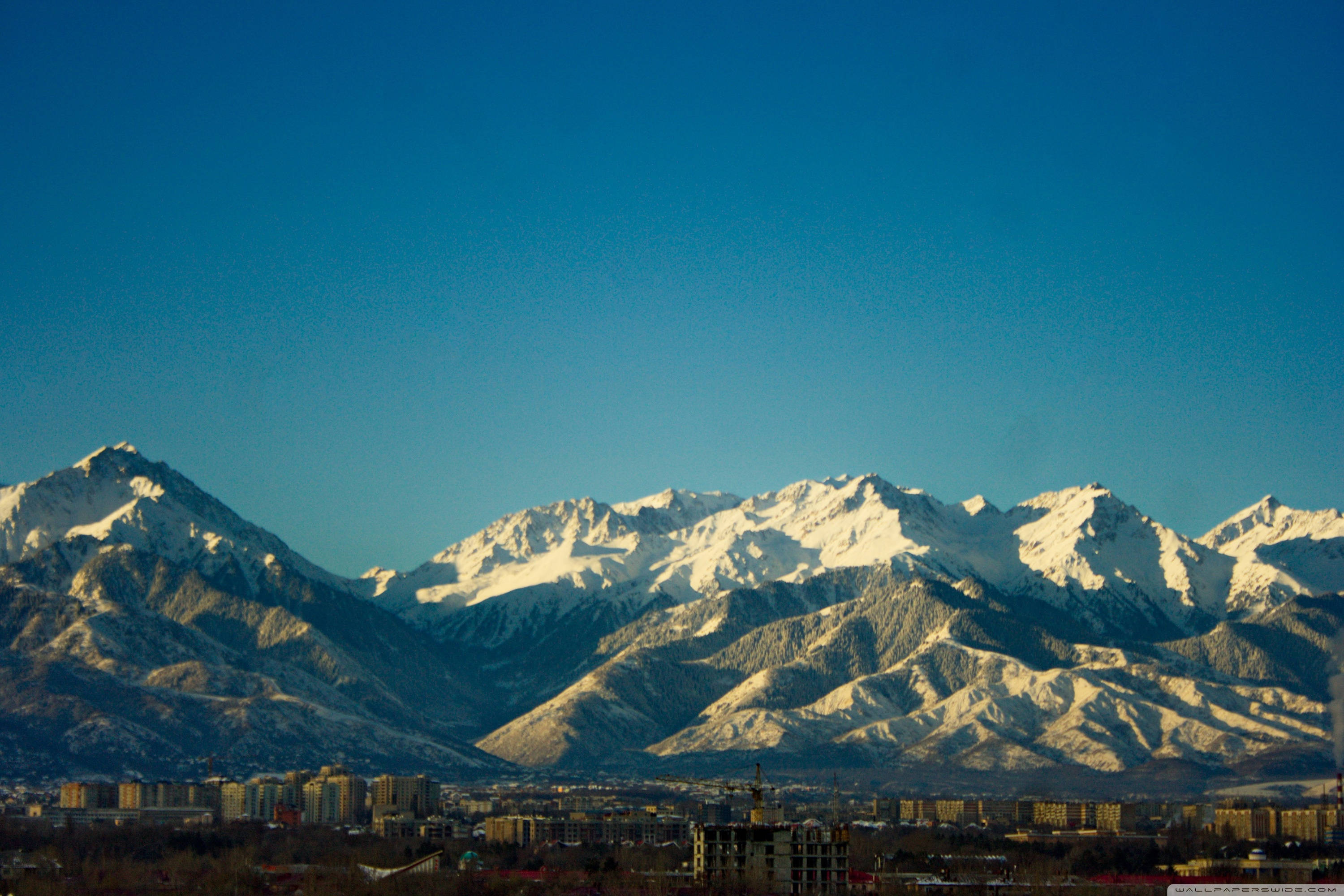 Khung cảnh núi Almaty Kazakhstan Hình nền